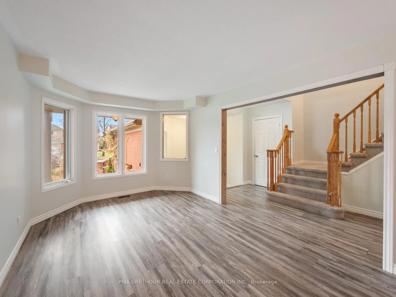 Photo 9 of 110 White Pine Crescent, Pickering, Highbush — HOMEH