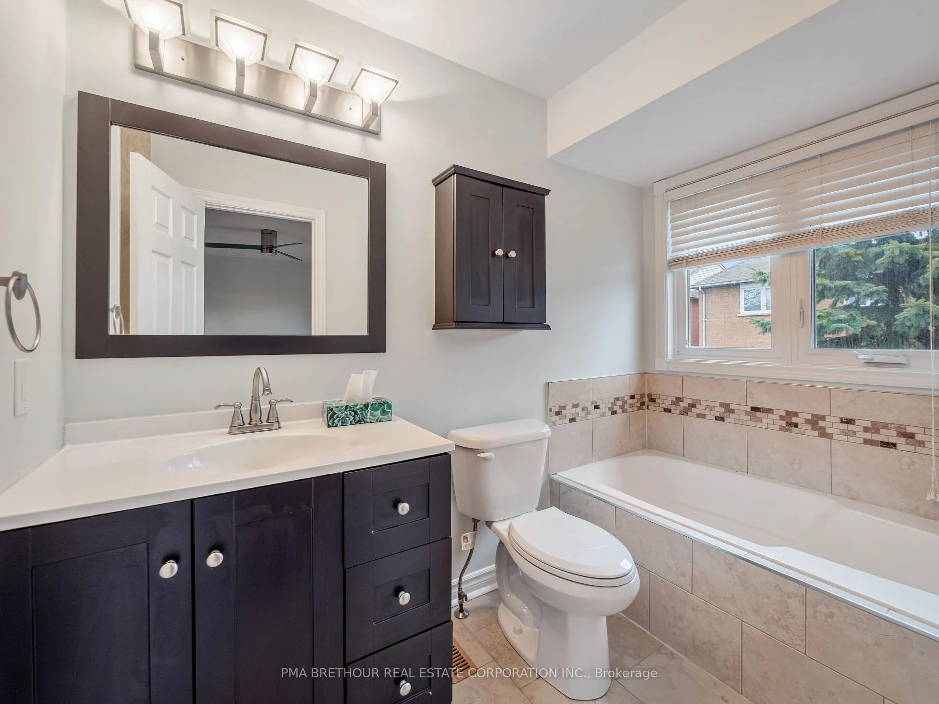 Photo 17 of 110 White Pine Crescent, Pickering, Highbush — HOMEH