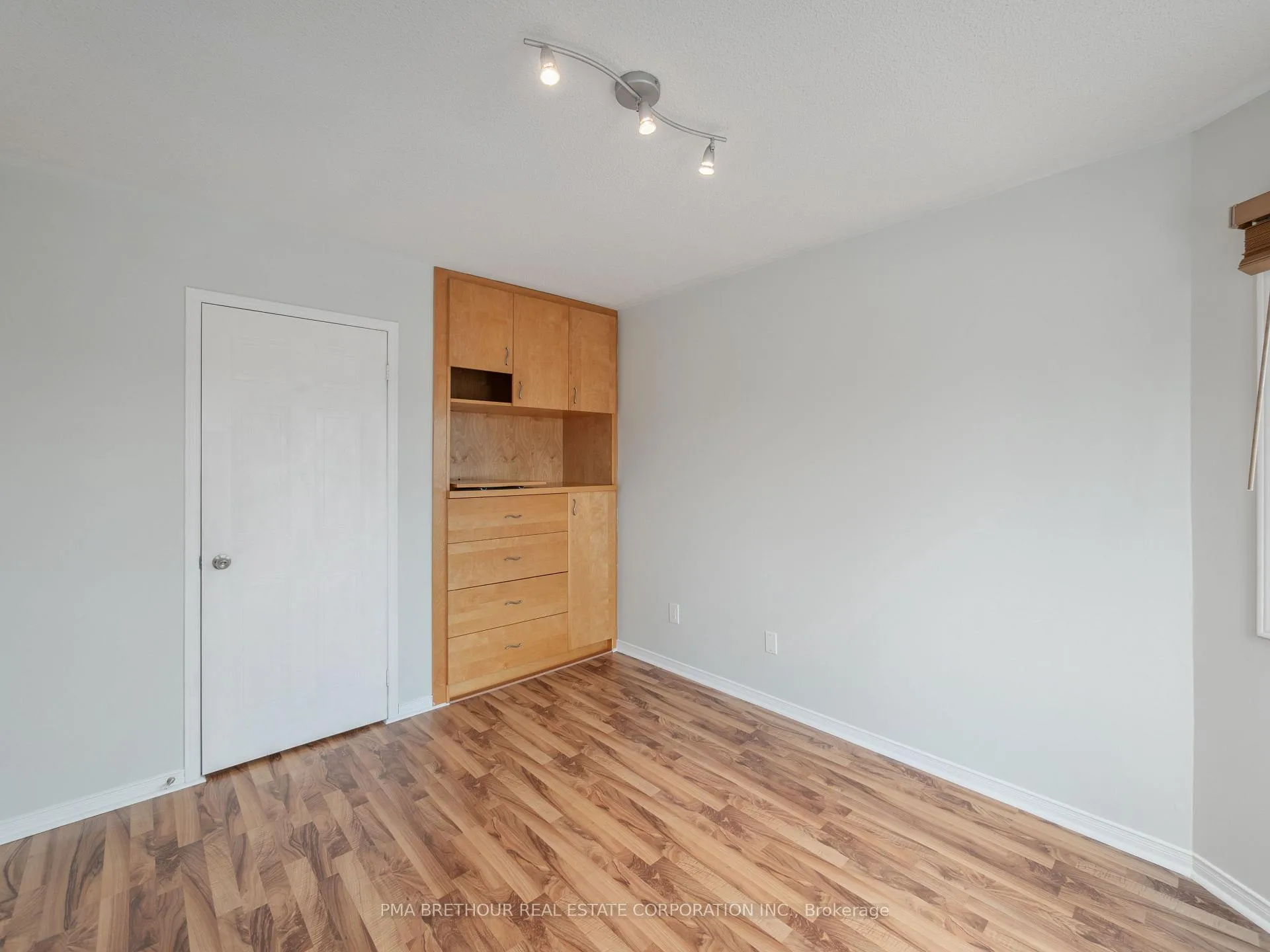 Photo 18 of 110 White Pine Crescent, Pickering, Highbush — HOMEH
