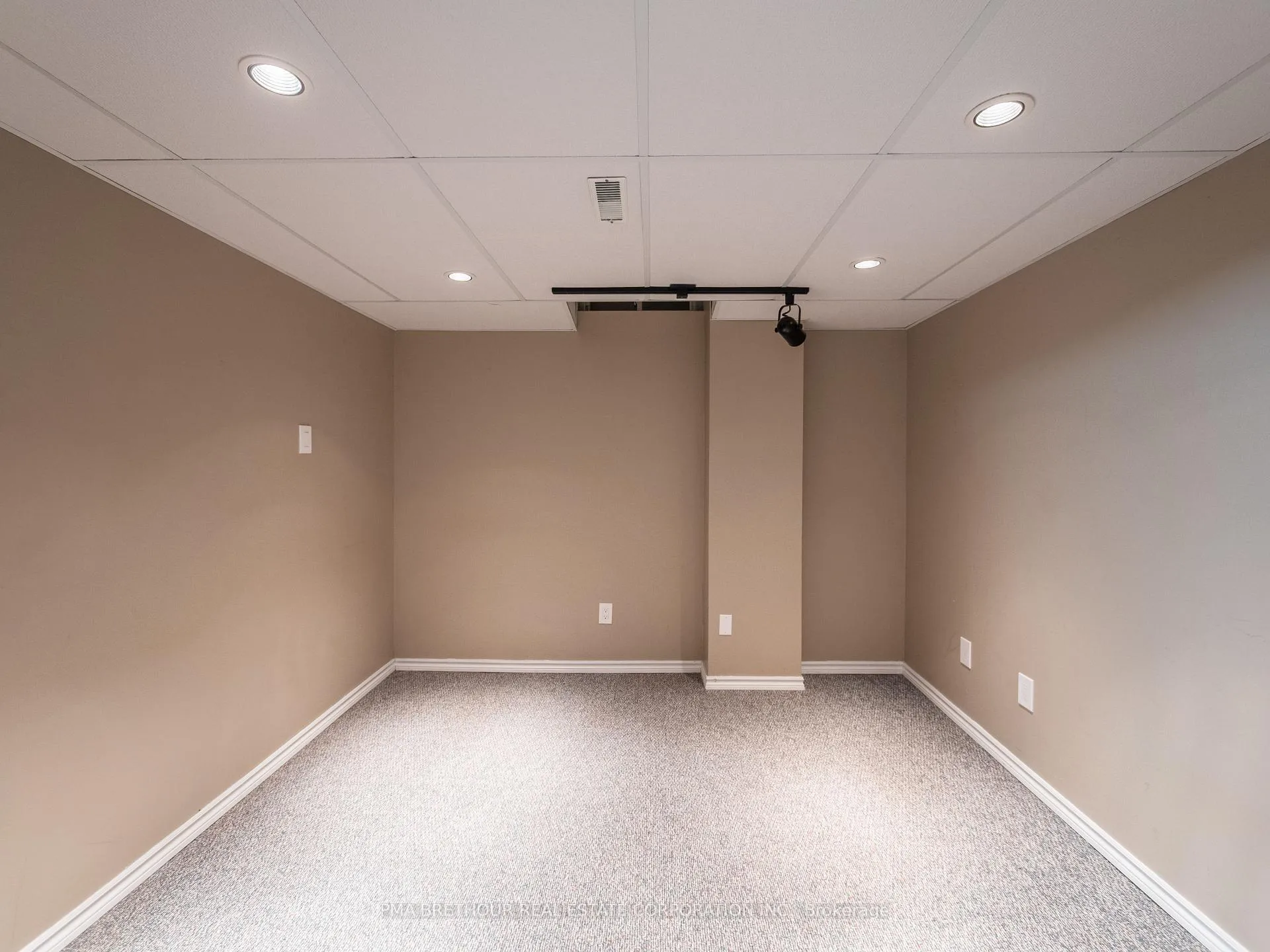 Photo 20 of 110 White Pine Crescent, Pickering, Highbush — HOMEH