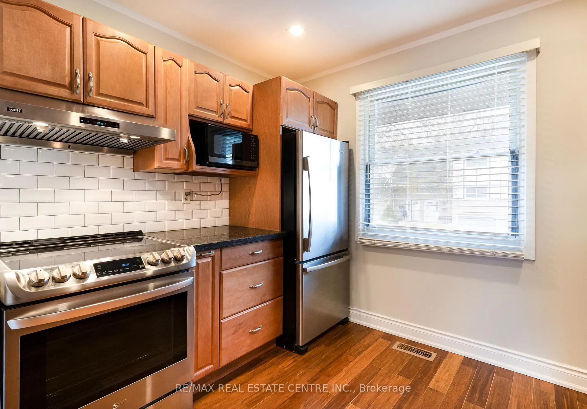 Photo 3 of Unit 3, 85 Albright Road, Hamilton, Vincent — HOMEH