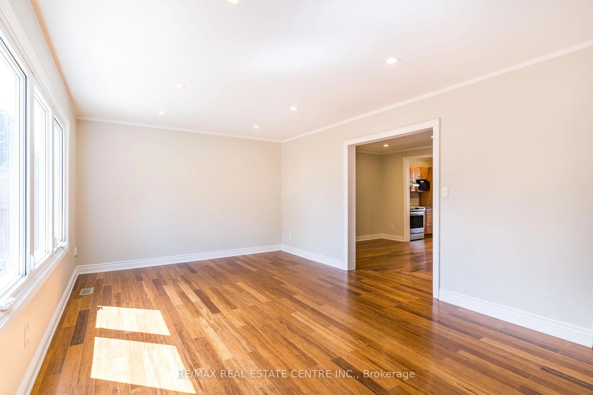 Photo 7 of Unit 3, 85 Albright Road, Hamilton, Vincent — HOMEH