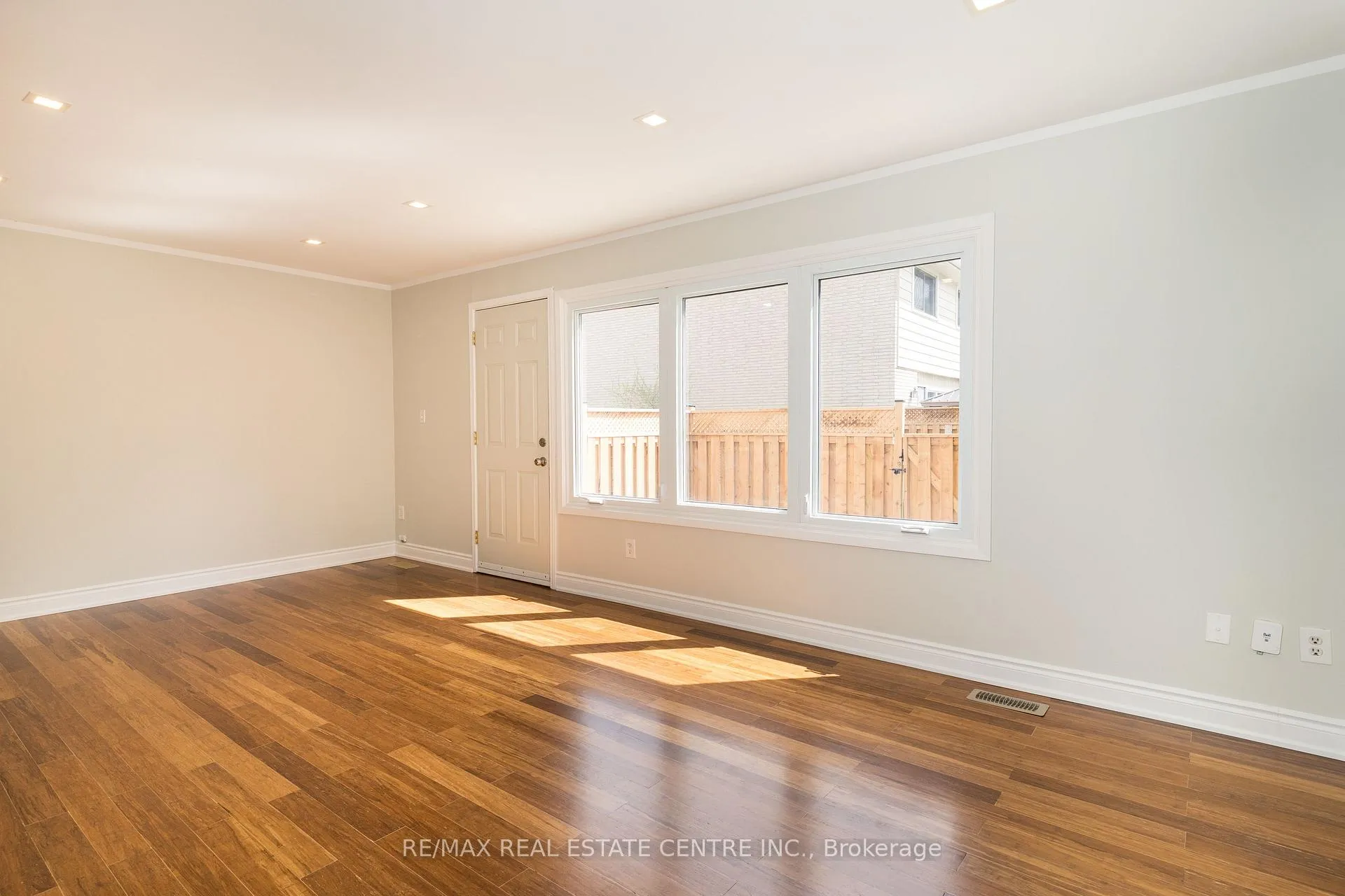 Photo 8 of Unit 3, 85 Albright Road, Hamilton, Vincent — HOMEH