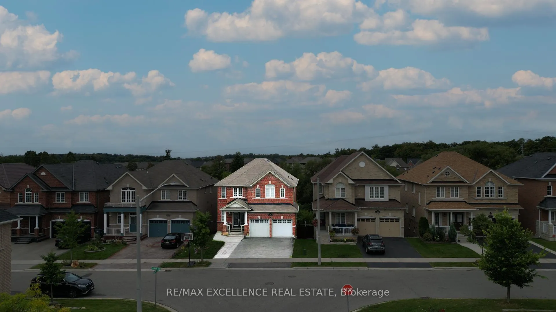 Photo 2 of 26 Fahey Drive, Brampton, Bram West — HOMEH