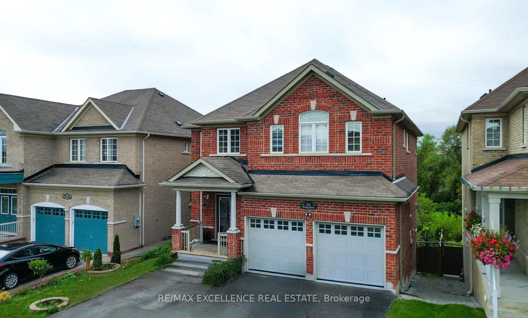Photo 4 of 26 Fahey Drive, Brampton, Bram West — HOMEH