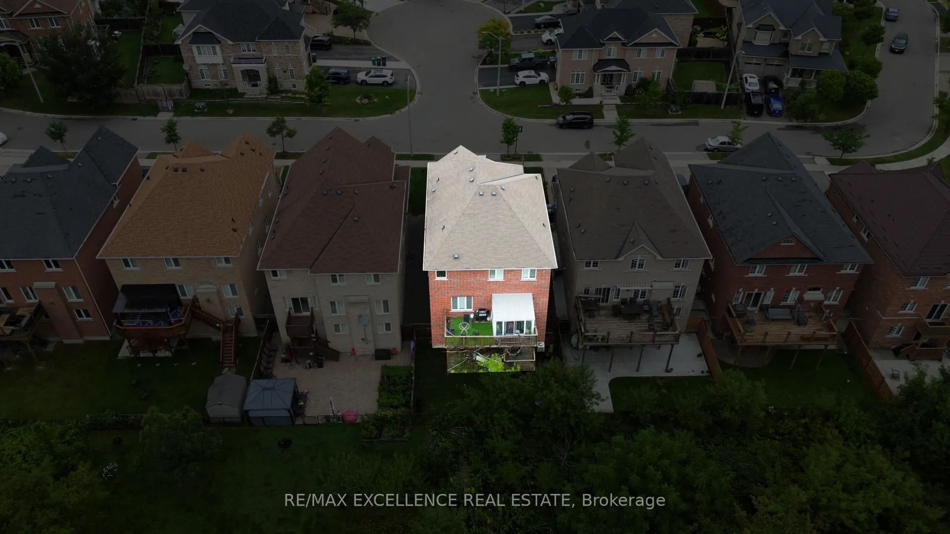 Photo 5 of 26 Fahey Drive, Brampton, Bram West — HOMEH