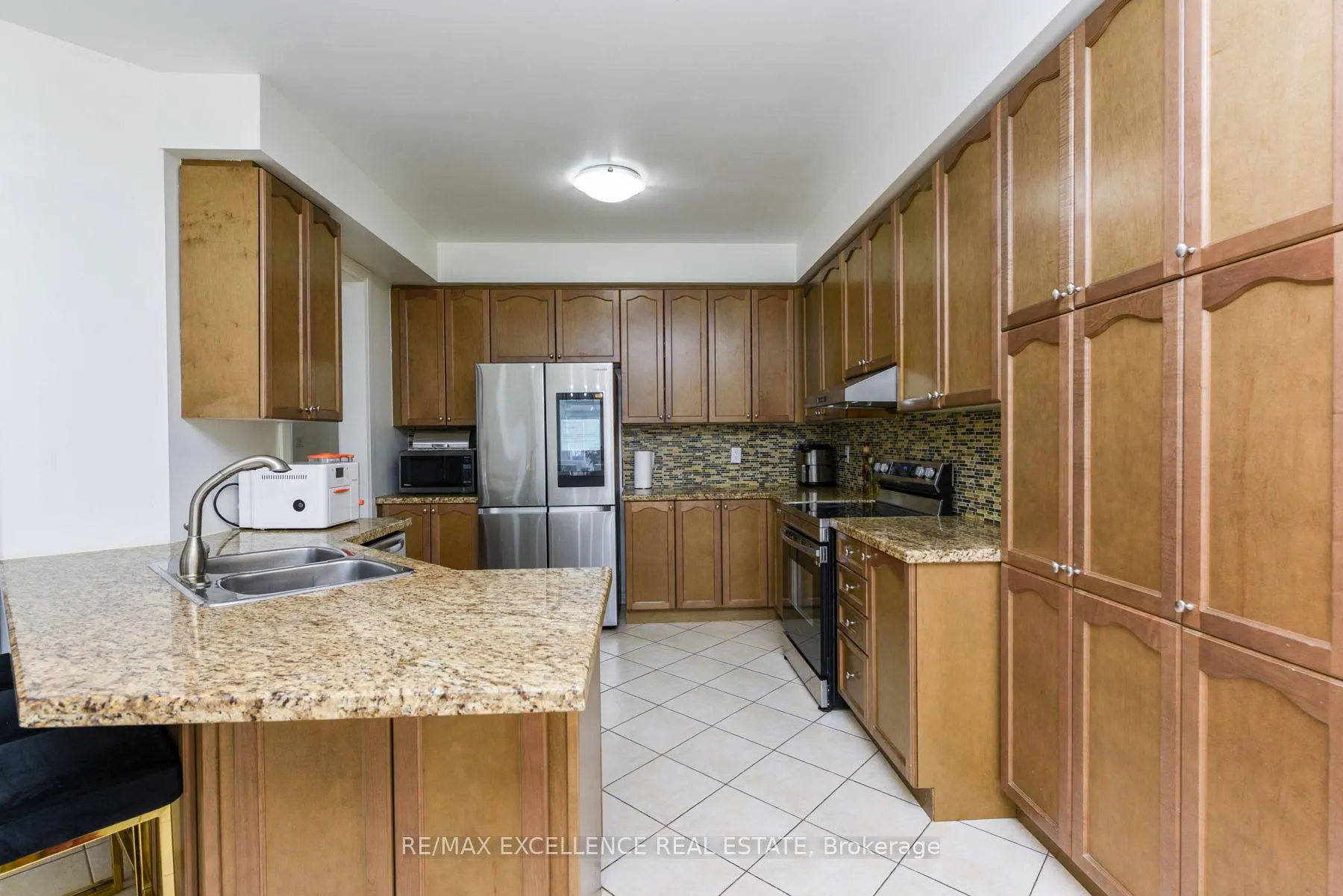 Photo 13 of 26 Fahey Drive, Brampton, Bram West — HOMEH