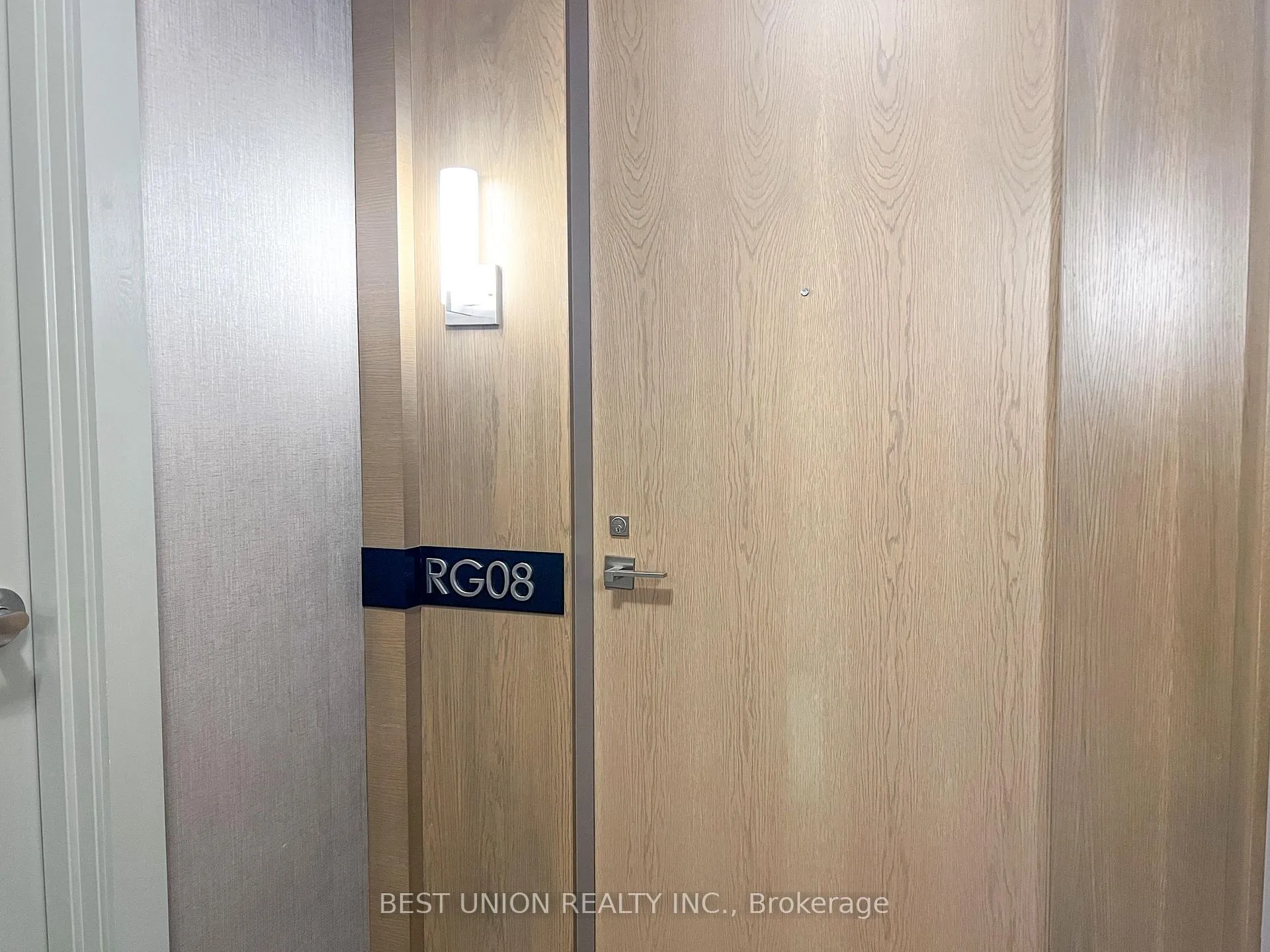 Photo 6 of Unit RG08, 18 Uptown Drive, Markham, Unionville — HOMEH
