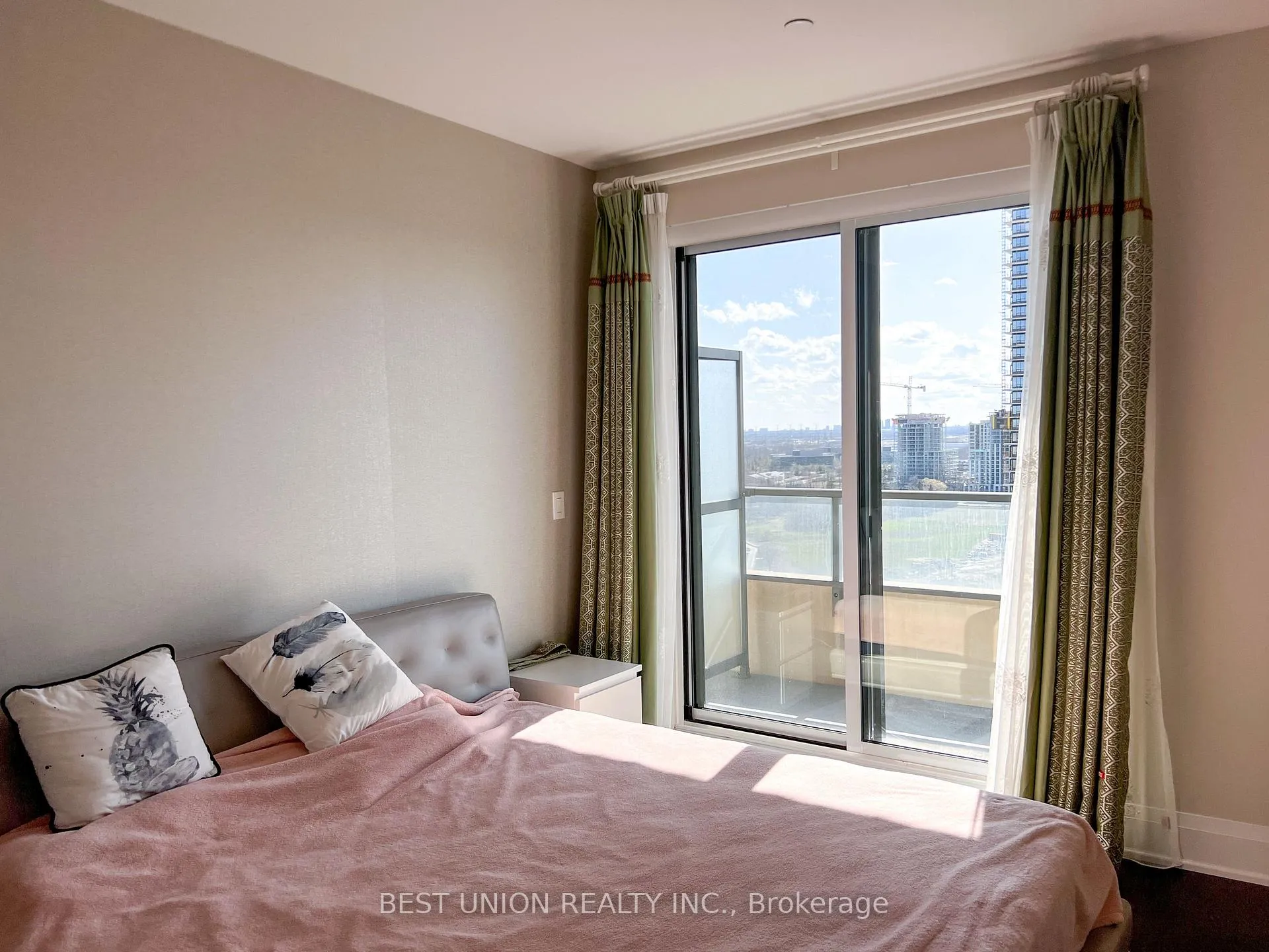 Photo 28 of Unit RG08, 18 Uptown Drive, Markham, Unionville — HOMEH