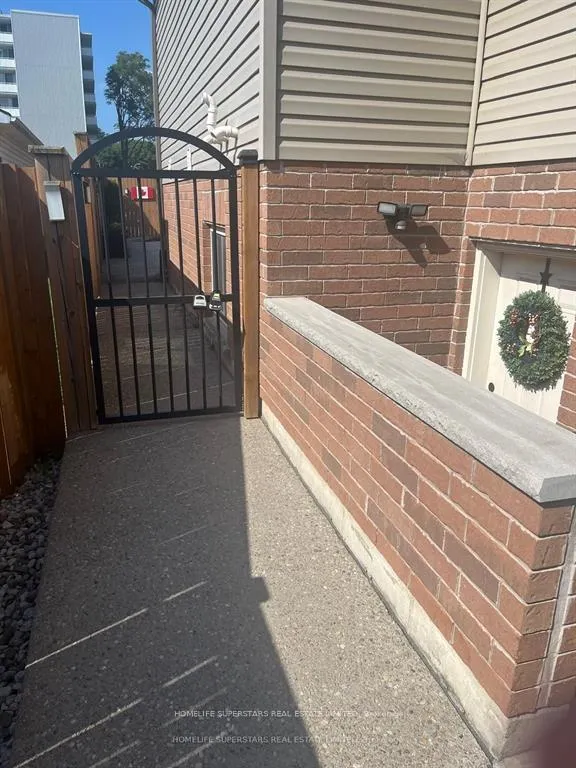 Photo 2 of Unit Lower, 6311 Bellevue Street, Niagara Falls, Morrison — HOMEH