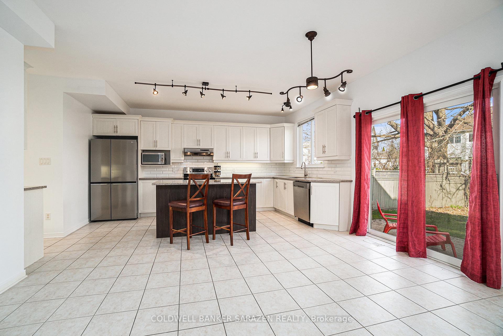 Photo 10 of 9 Leatherwood Crescent, Ottawa, Barrhaven - Stonebridge — HOMEH