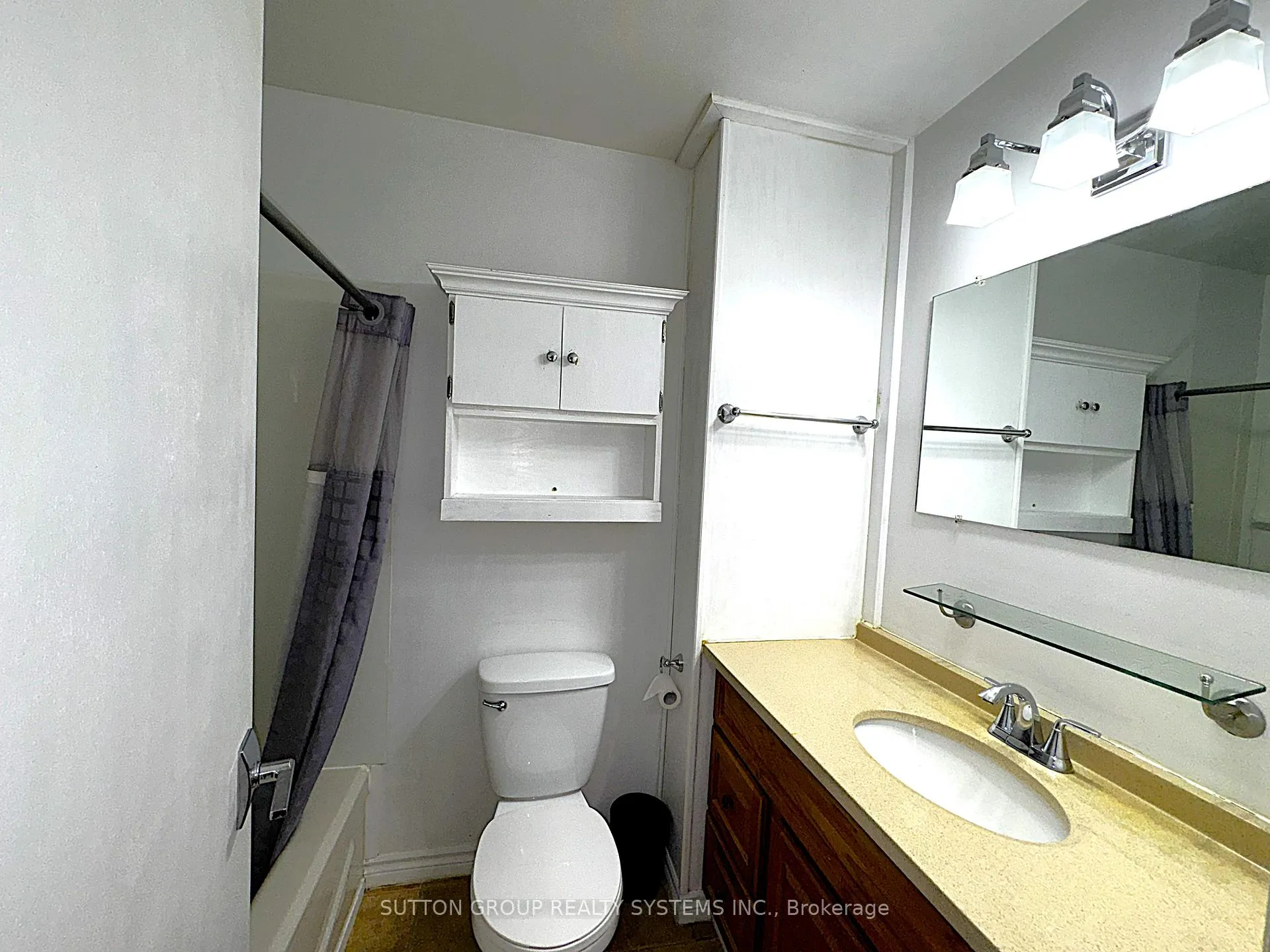 Photo 15 of 42 Ingleside Drive, Kitchener — HOMEH