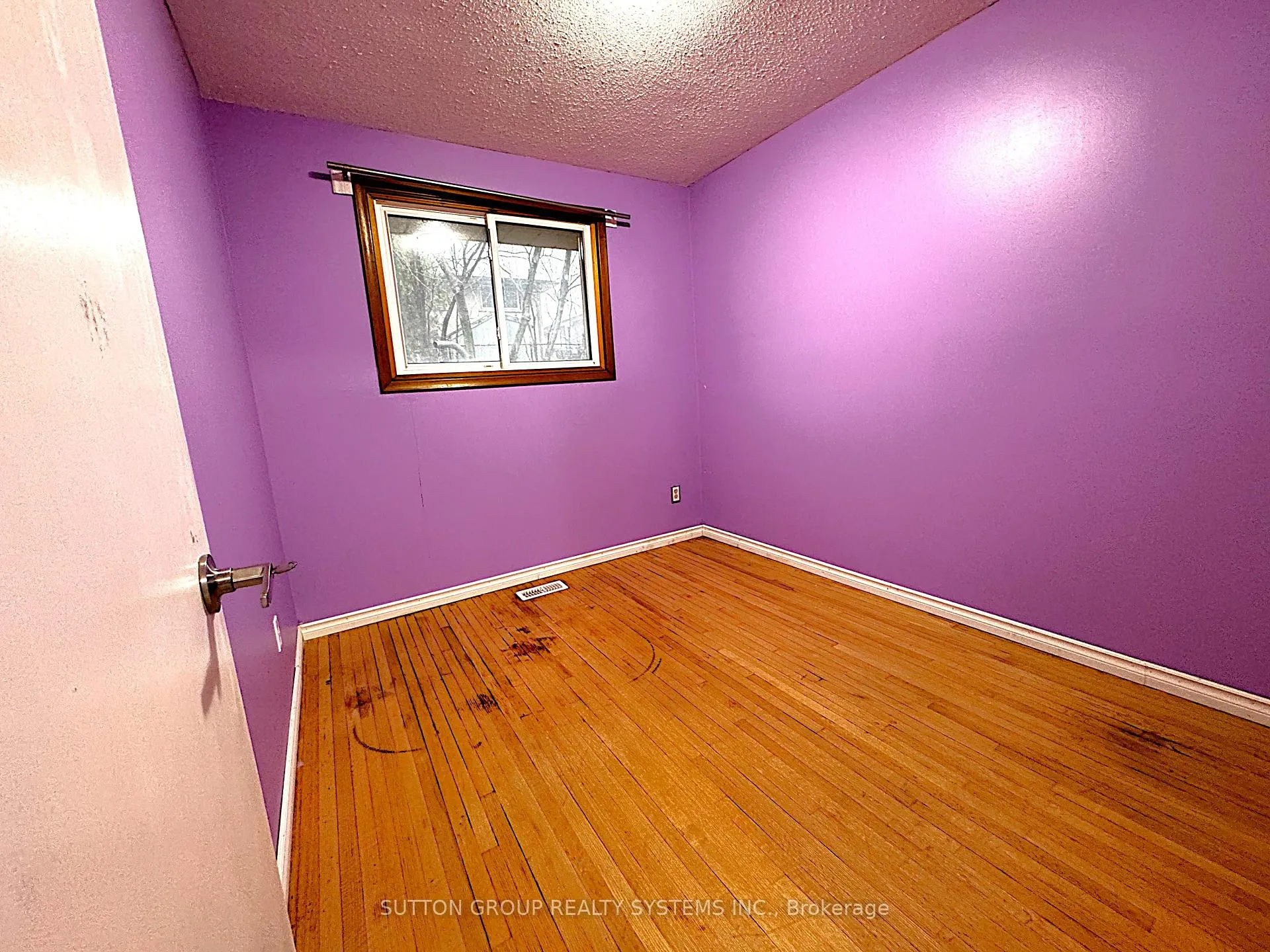 Photo 18 of 42 Ingleside Drive, Kitchener — HOMEH