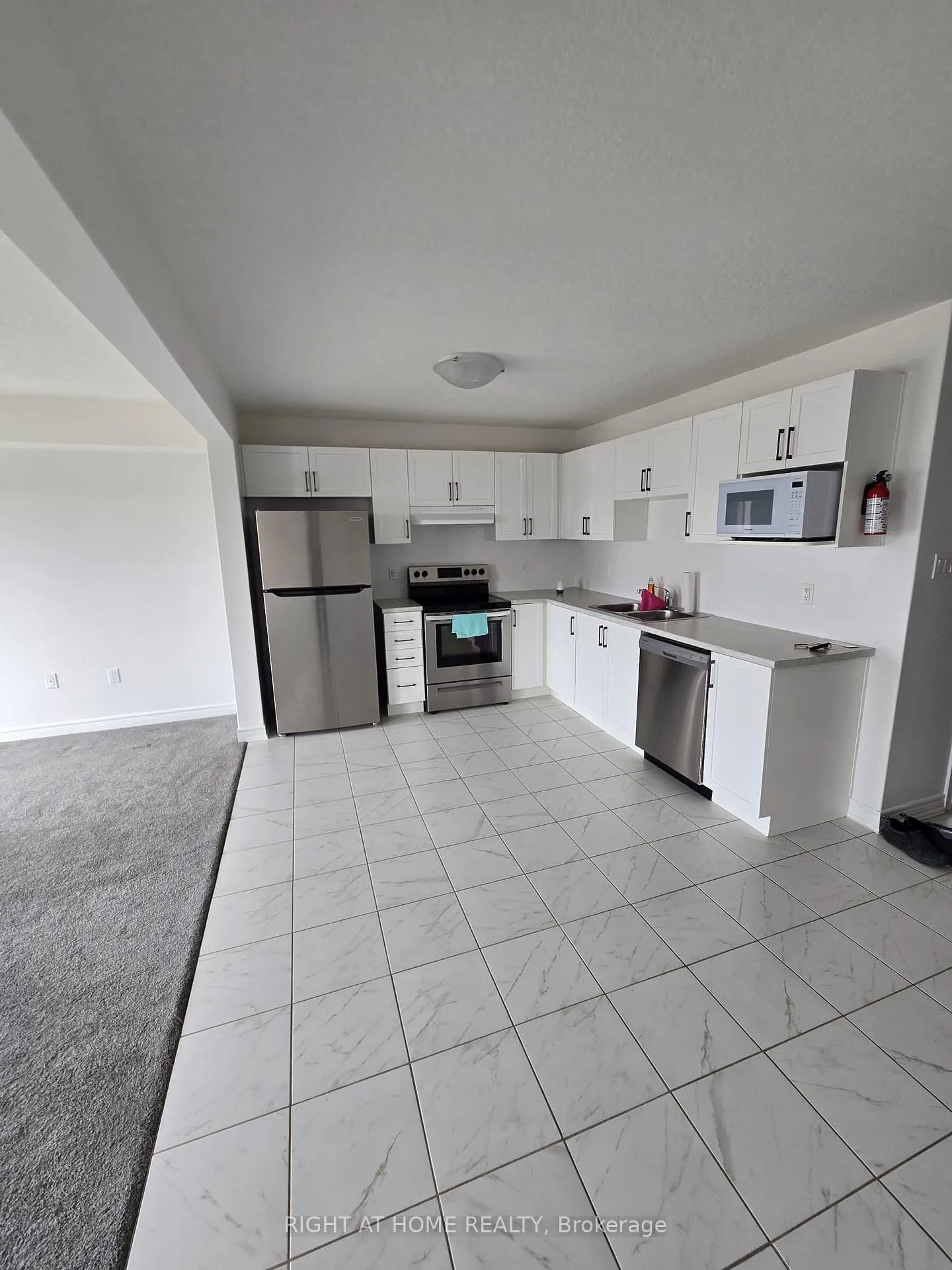 Photo 3 of 152 Stonebrook Way, Grey Highlands — HOMEH