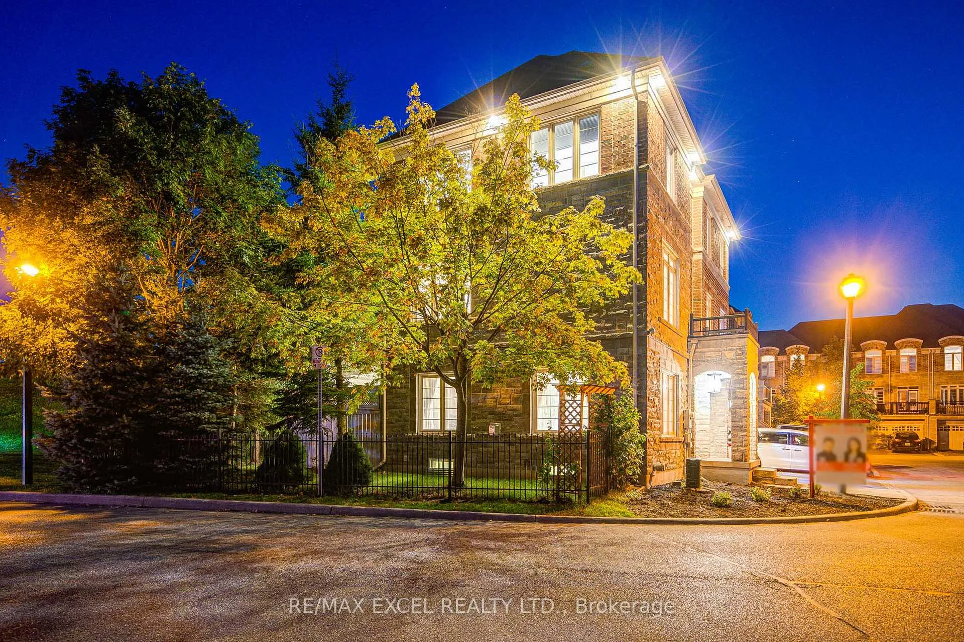 Photo 2 of 144 Chapman Court, Aurora, Aurora Grove — HOMEH