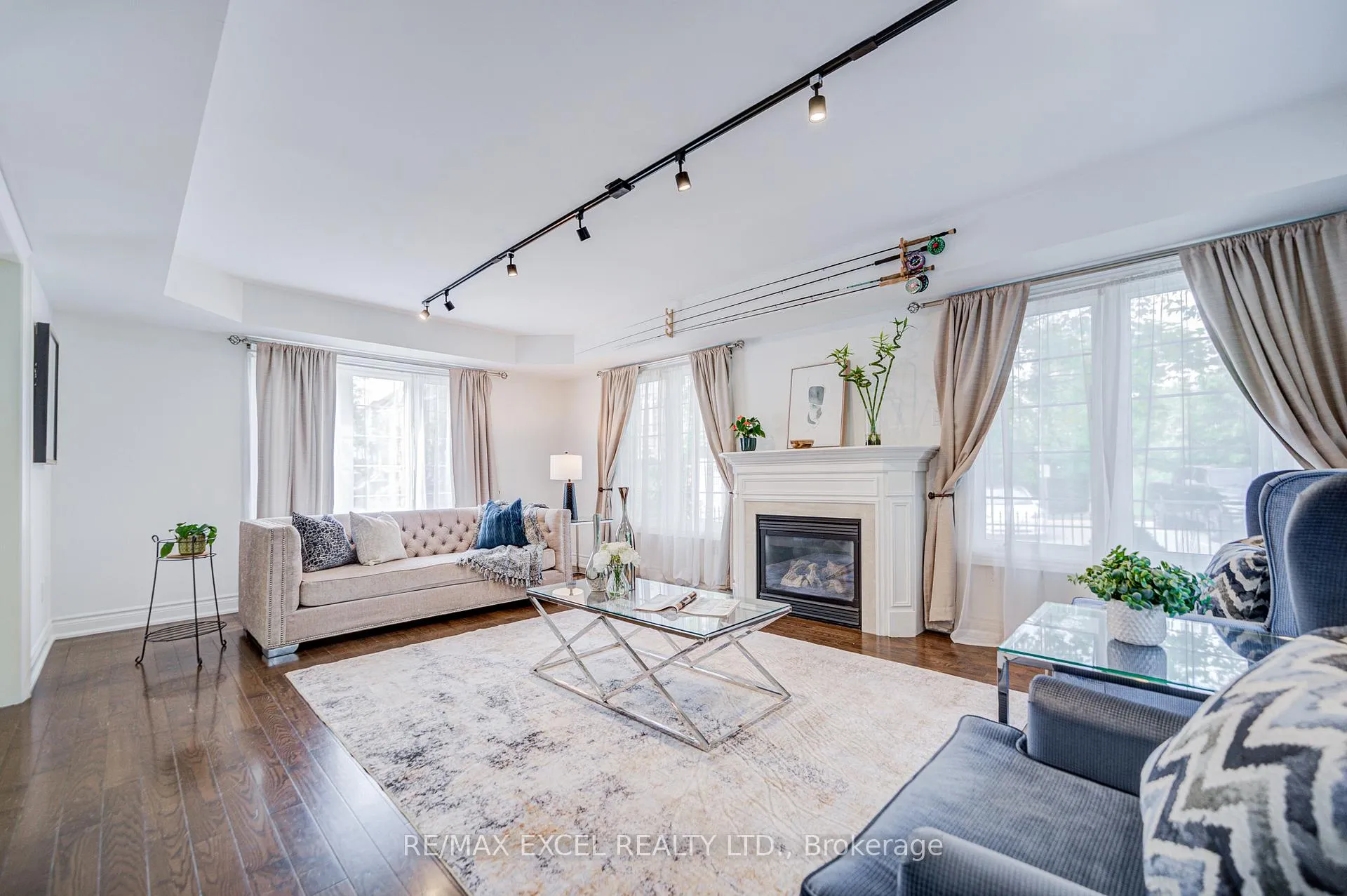 Photo 5 of 144 Chapman Court, Aurora, Aurora Grove — HOMEH