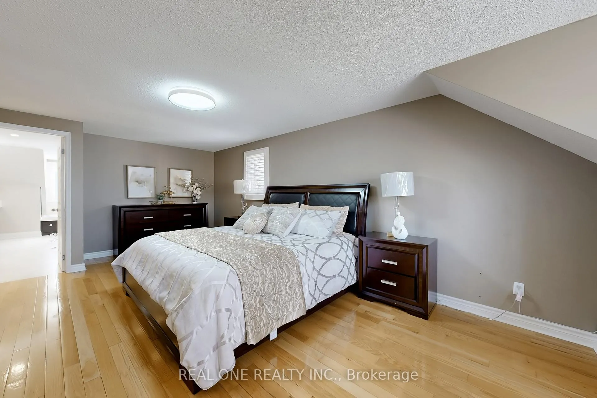 Photo 32 of 113 Longwater Chase, Markham, Unionville — HOMEH