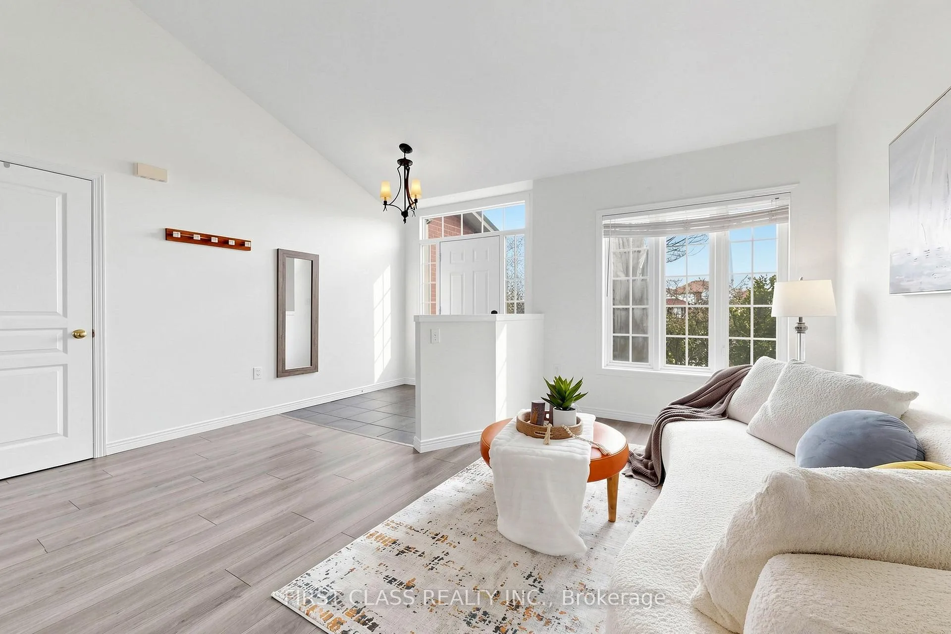 Photo 5 of 11 Diamond Court, Hamilton, Mountview — HOMEH