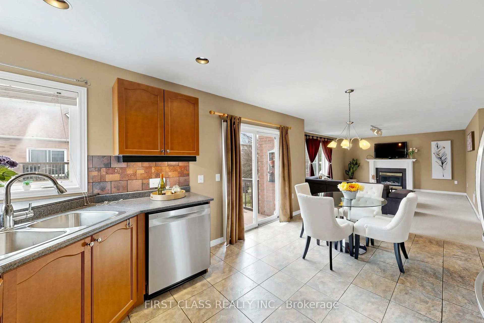 Photo 19 of 11 Diamond Court, Hamilton, Mountview — HOMEH