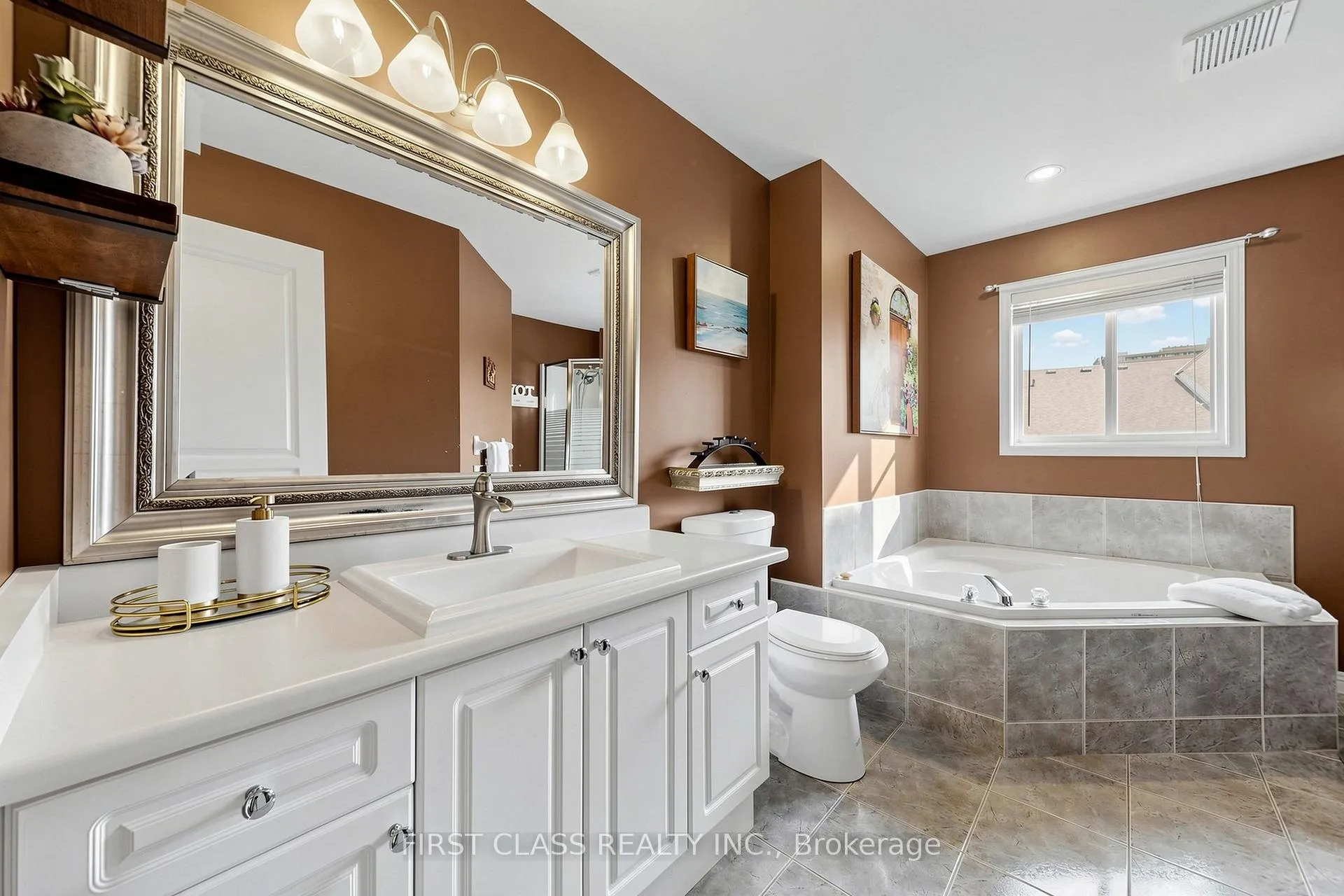 Photo 31 of 11 Diamond Court, Hamilton, Mountview — HOMEH