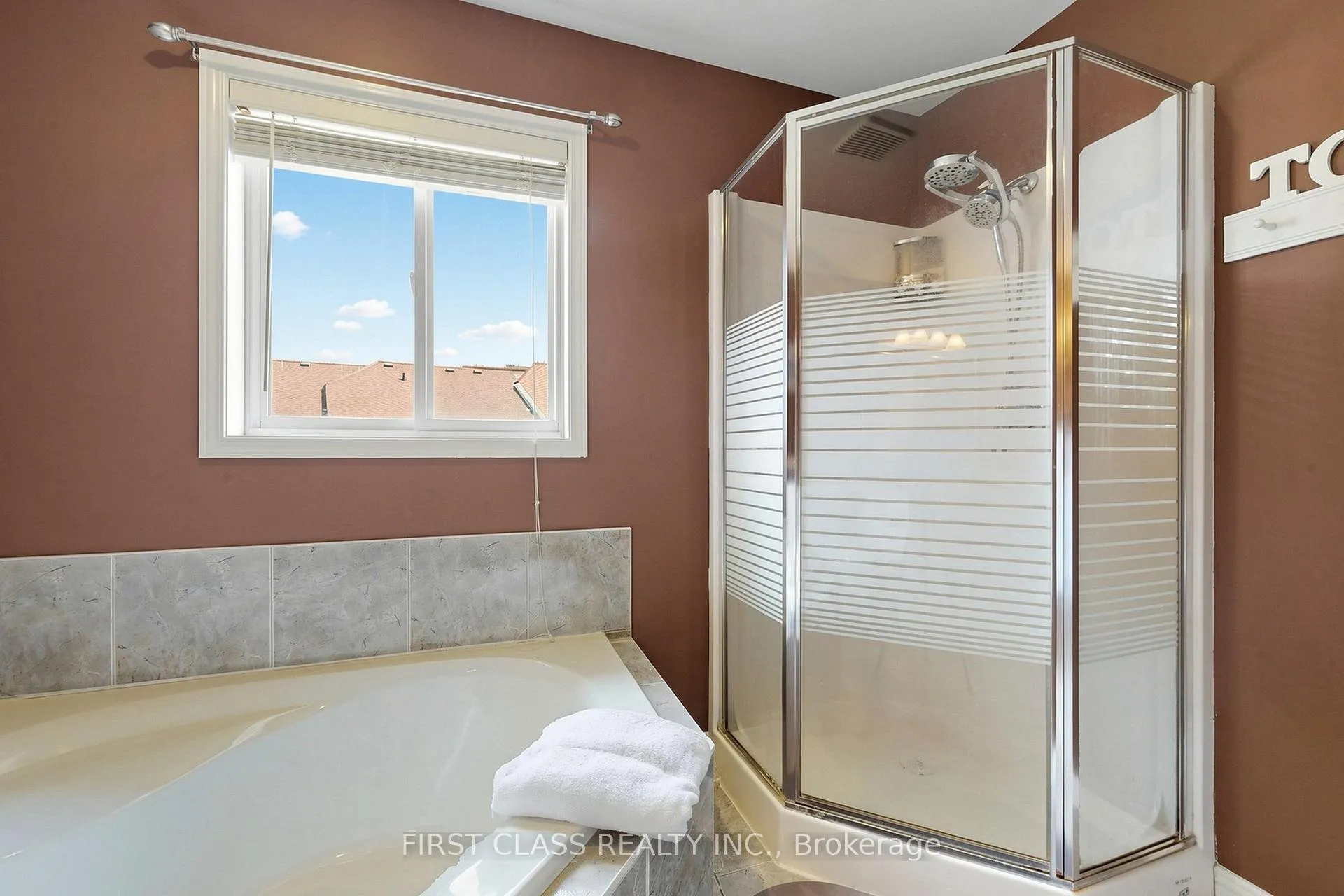 Photo 33 of 11 Diamond Court, Hamilton, Mountview — HOMEH