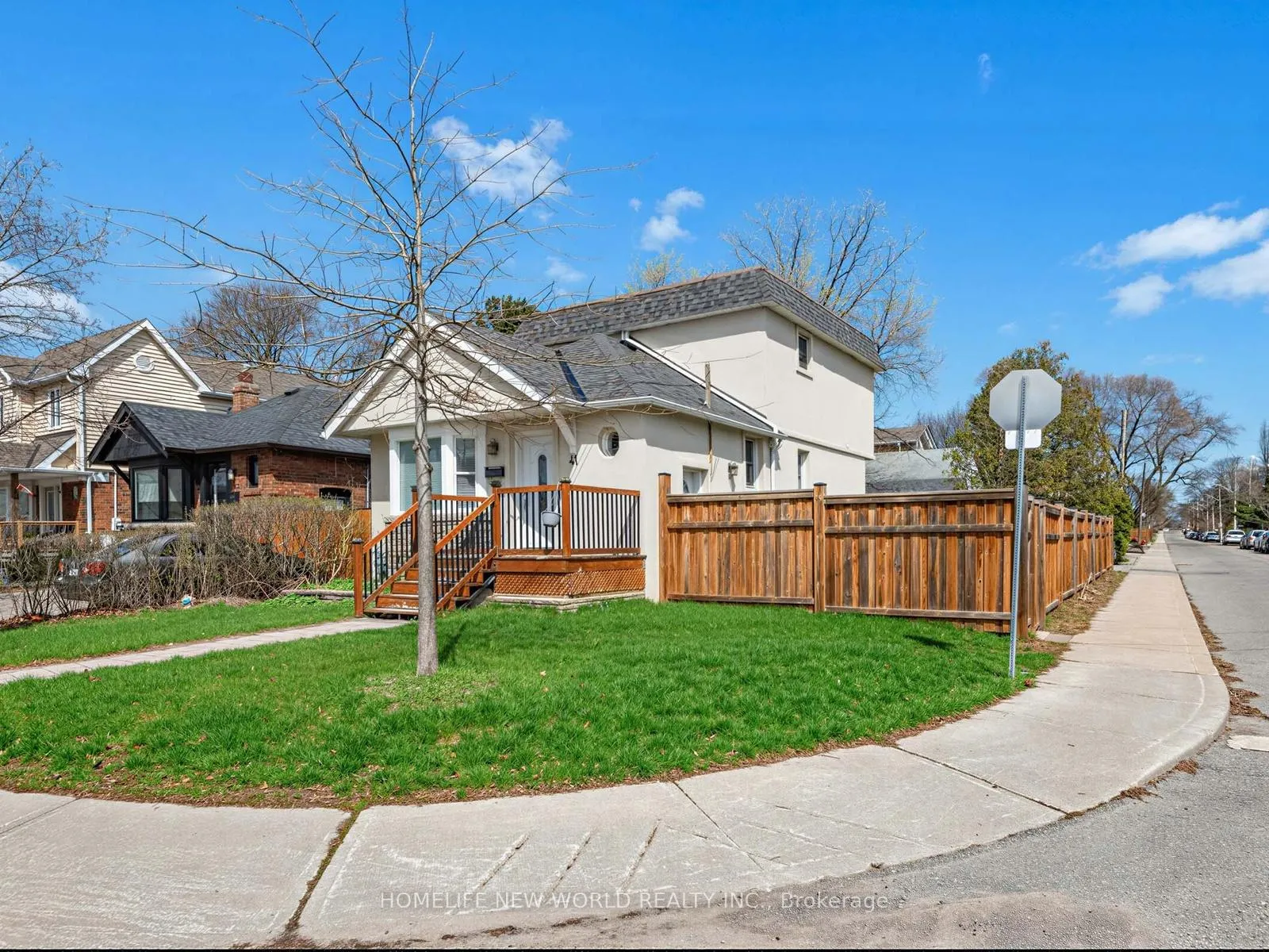 Photo 2 of Unit Main, 41 Binswood Avenue, Toronto, East York — HOMEH