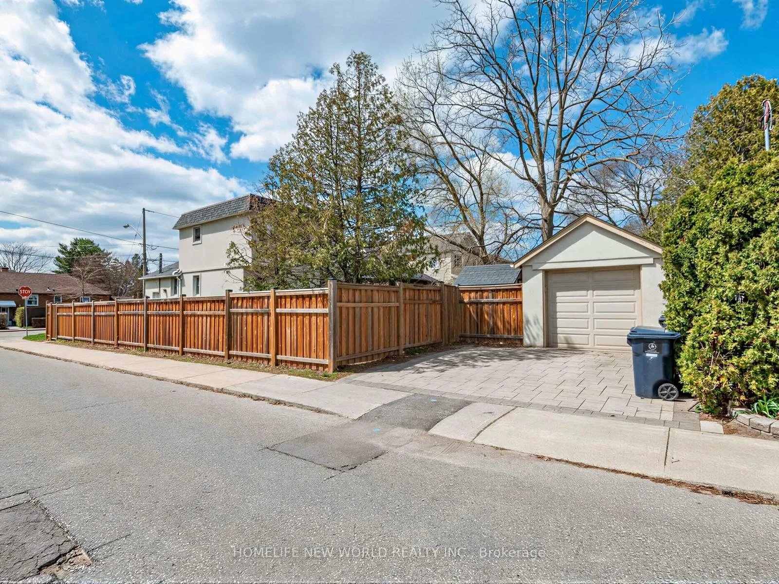 Photo 5 of Unit Main, 41 Binswood Avenue, Toronto, East York — HOMEH