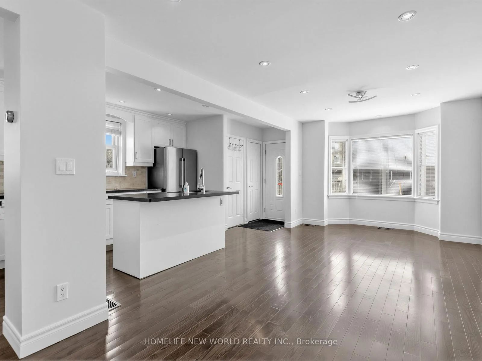Photo 7 of Unit Main, 41 Binswood Avenue, Toronto, East York — HOMEH