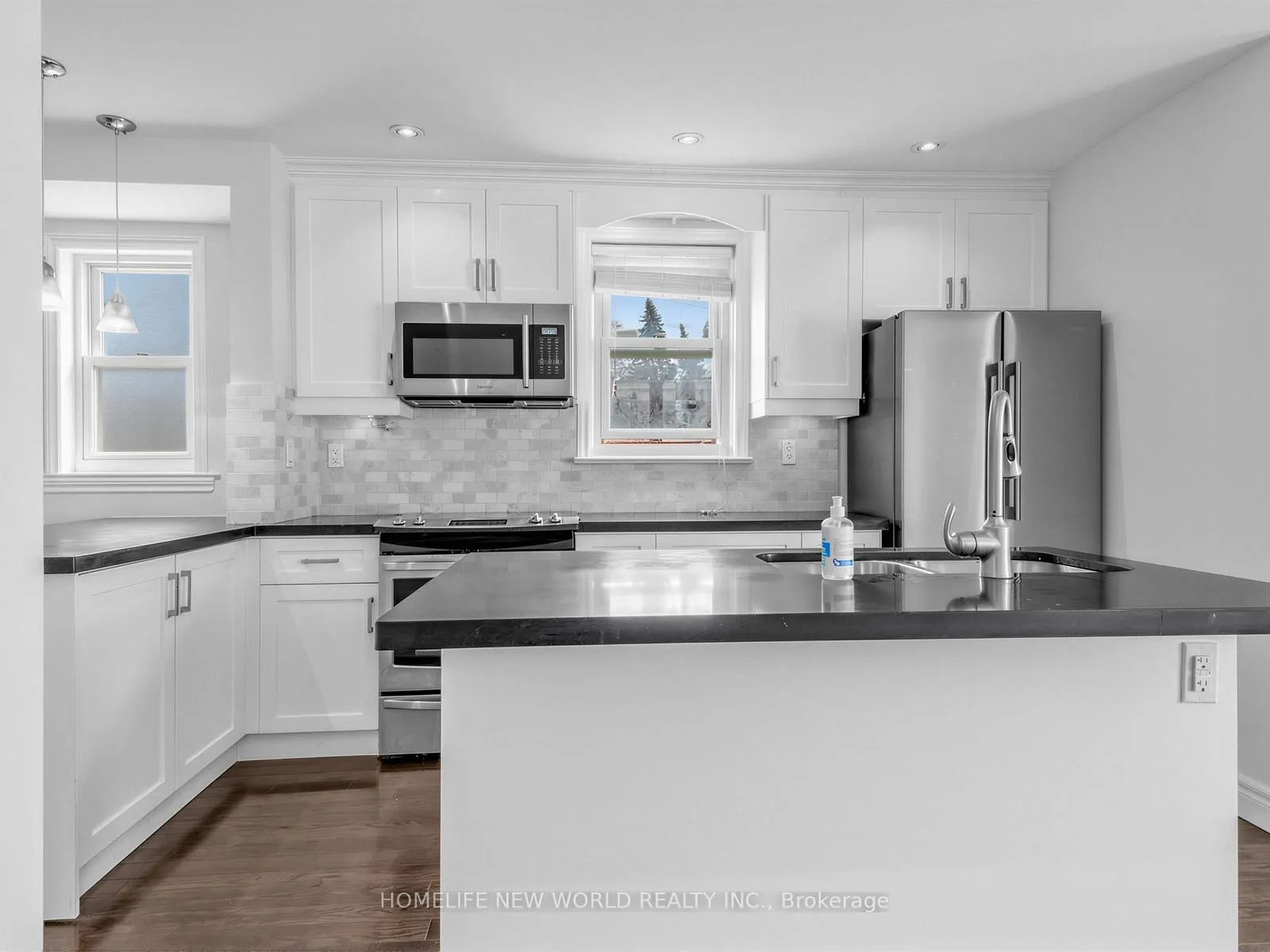 Photo 12 of Unit Main, 41 Binswood Avenue, Toronto, East York — HOMEH
