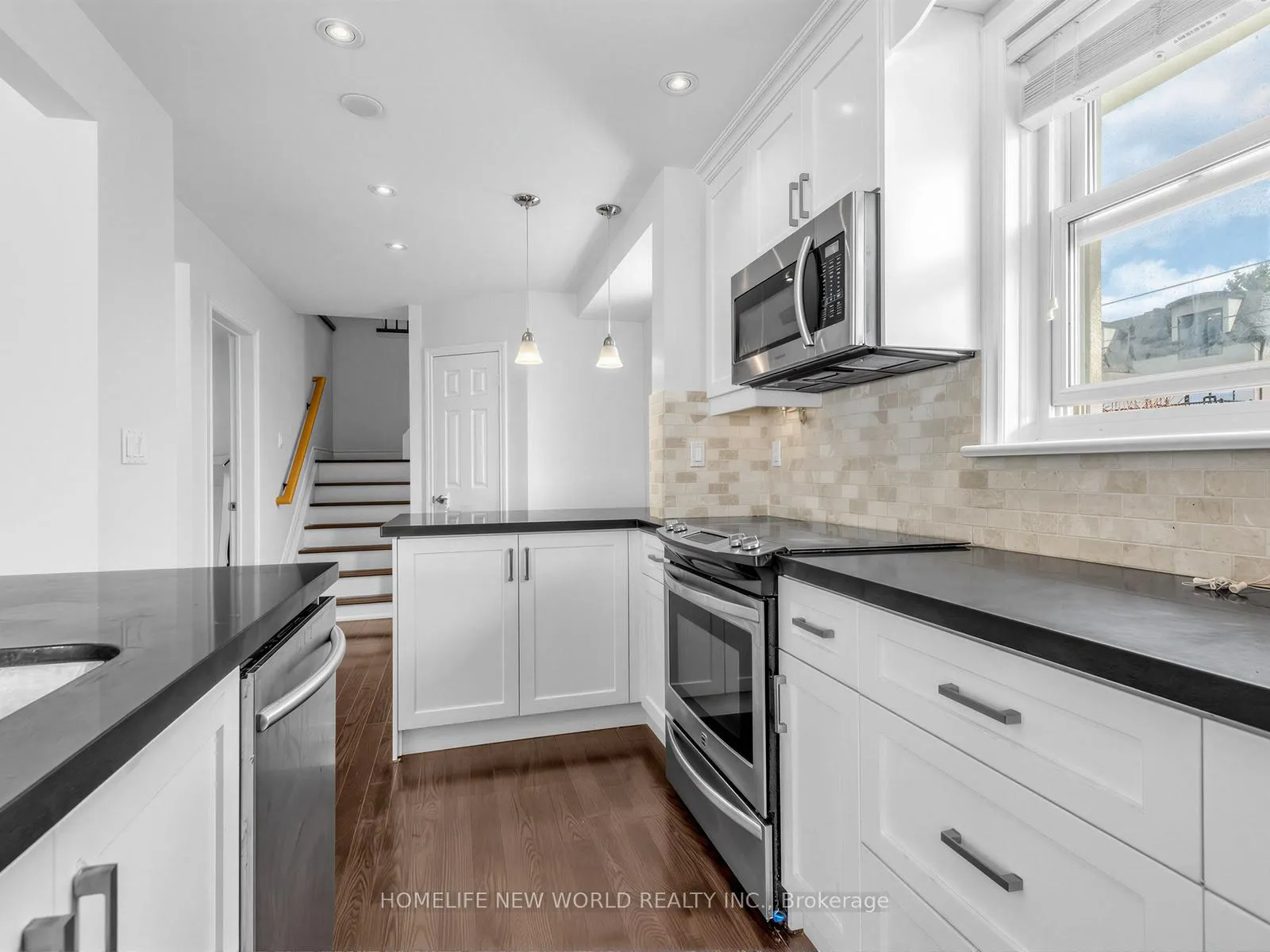 Photo 14 of Unit Main, 41 Binswood Avenue, Toronto, East York — HOMEH