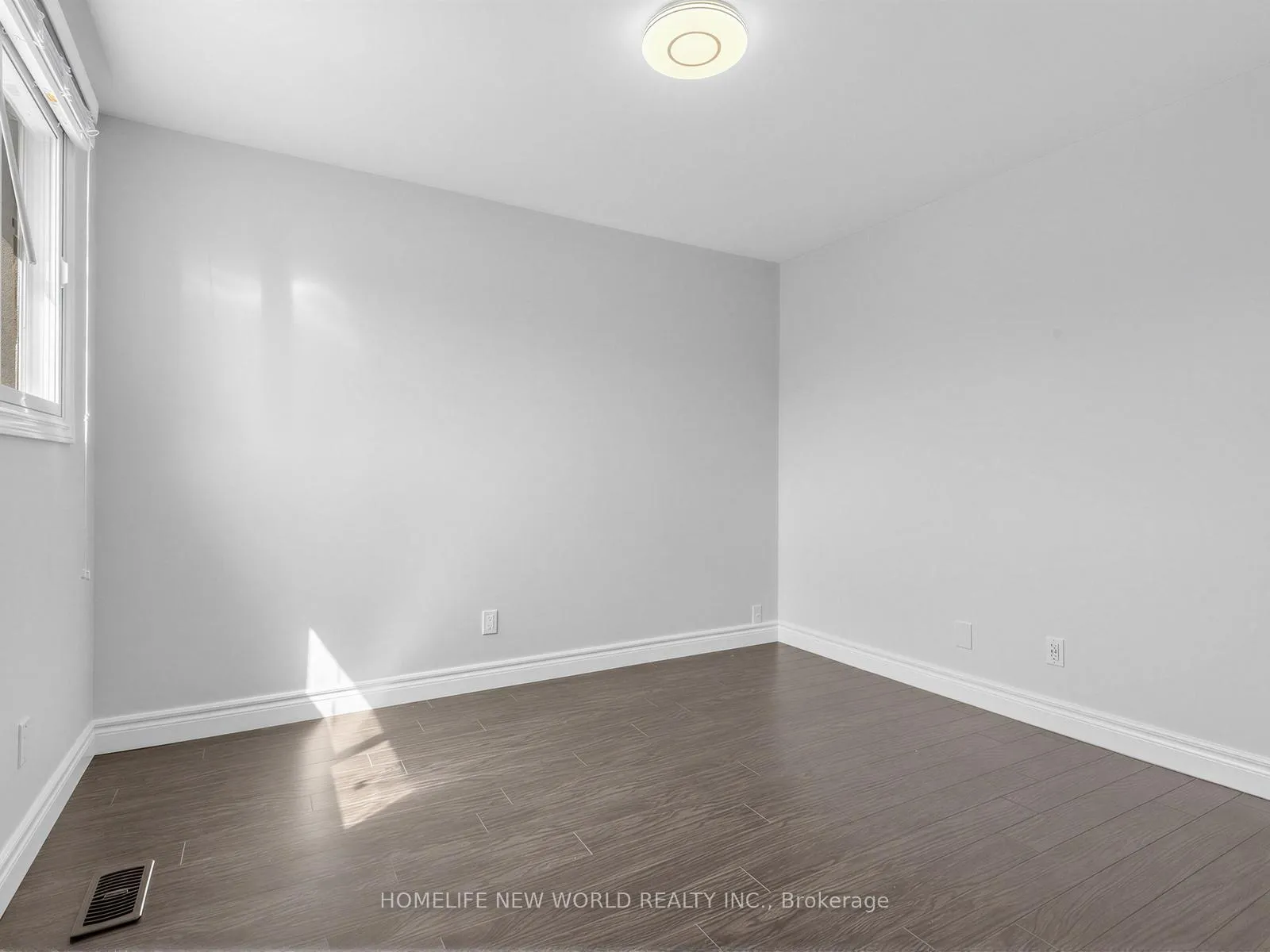Photo 20 of Unit Main, 41 Binswood Avenue, Toronto, East York — HOMEH