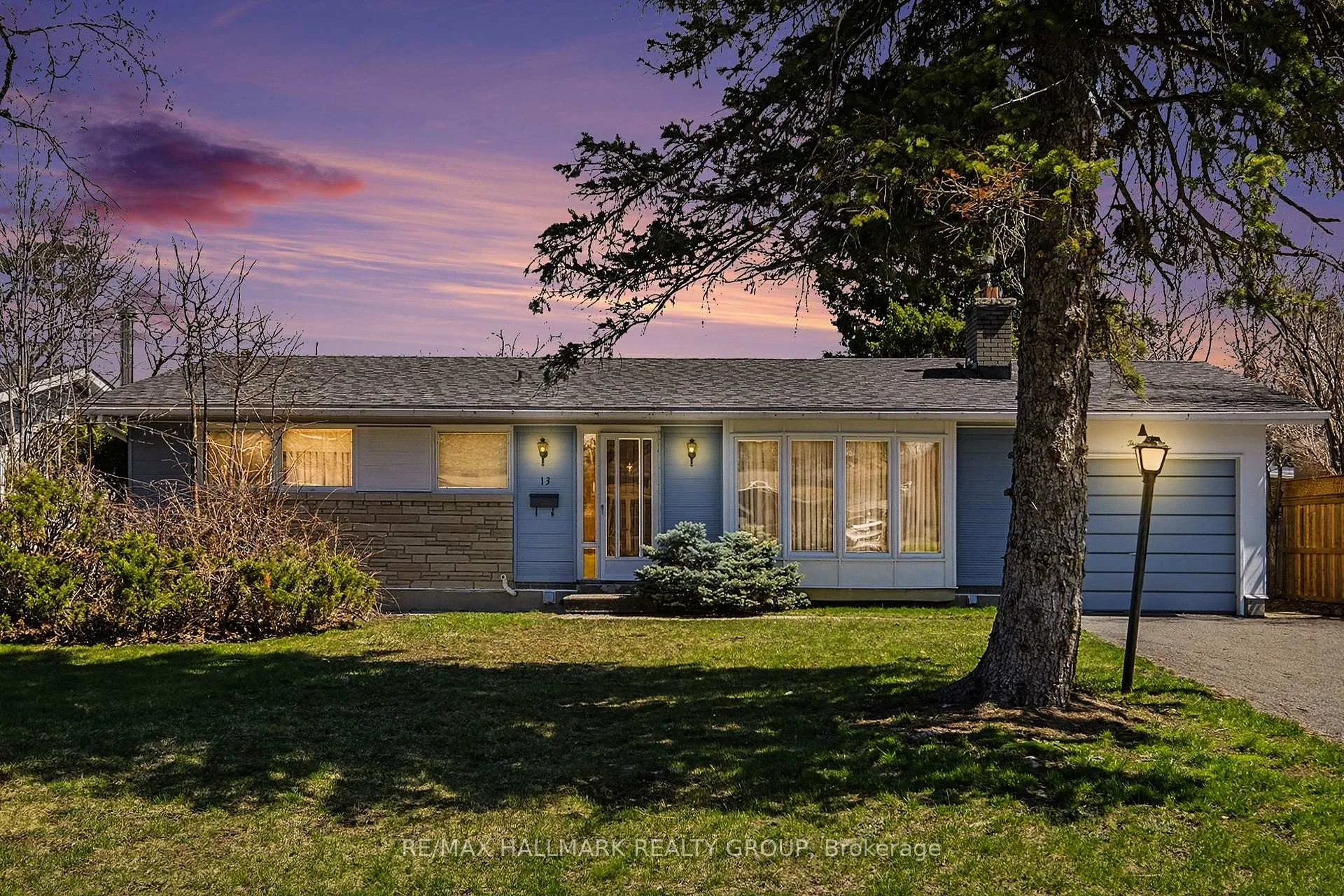 Photo 2 of 13 Beaumaris Drive, Ottawa, Bruce Farm/Graham Park/Qualicum/Bellands — HOMEH
