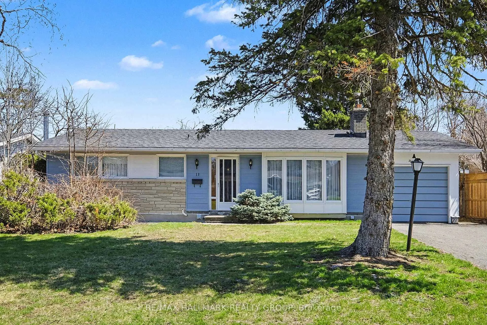 Photo 3 of 13 Beaumaris Drive, Ottawa, Bruce Farm/Graham Park/Qualicum/Bellands — HOMEH