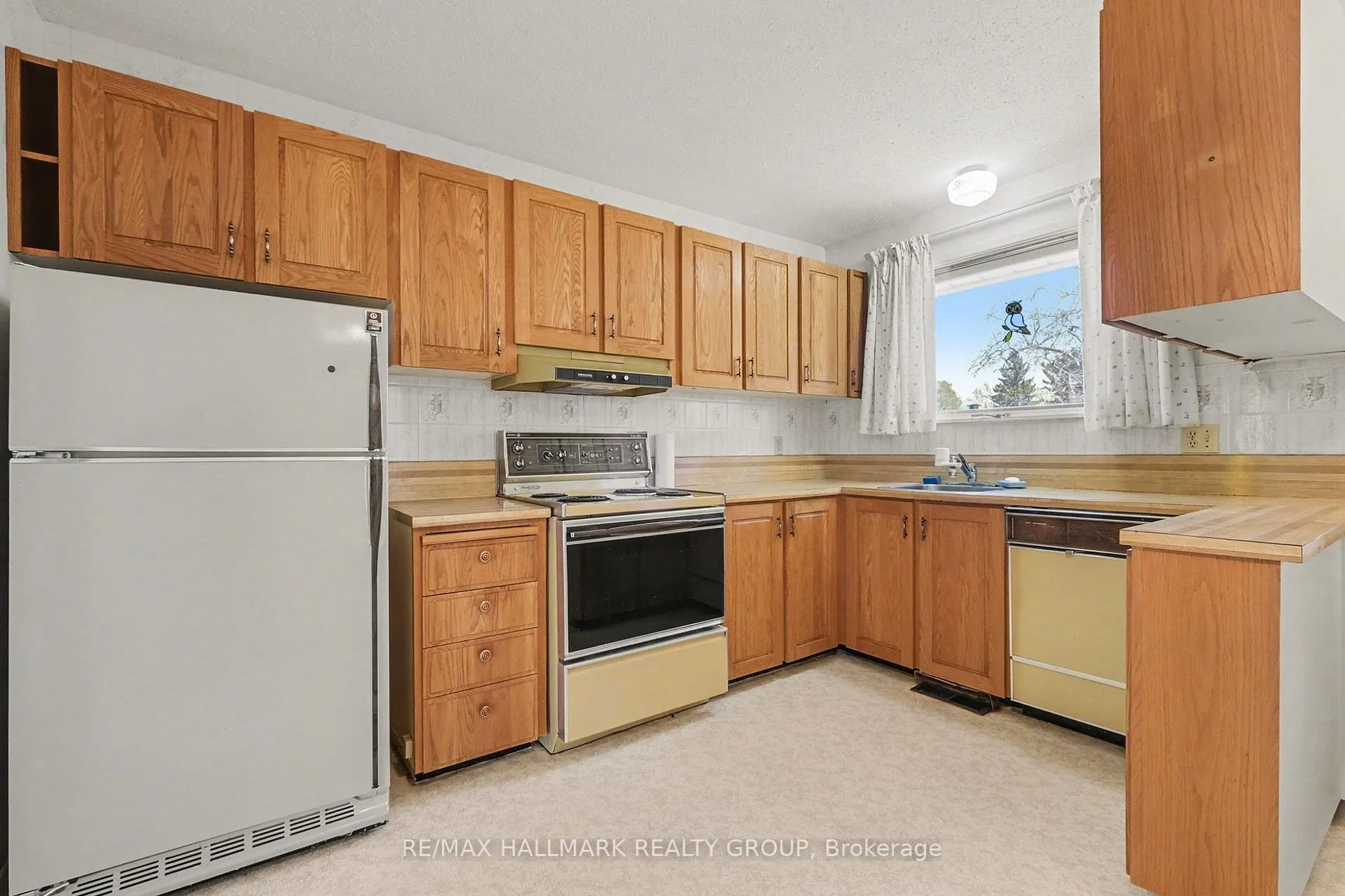 Photo 11 of 13 Beaumaris Drive, Ottawa, Bruce Farm/Graham Park/Qualicum/Bellands — HOMEH