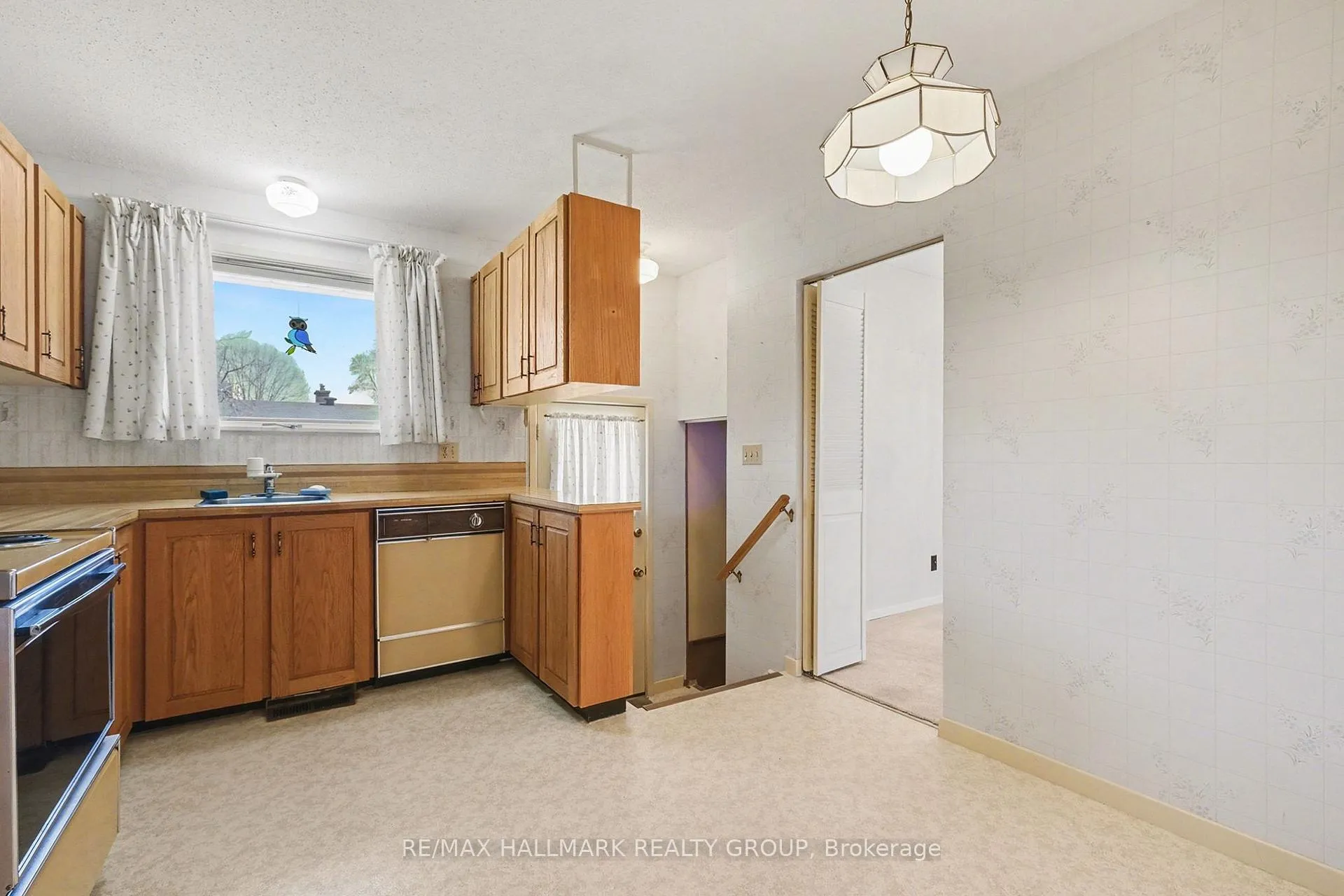 Photo 12 of 13 Beaumaris Drive, Ottawa, Bruce Farm/Graham Park/Qualicum/Bellands — HOMEH