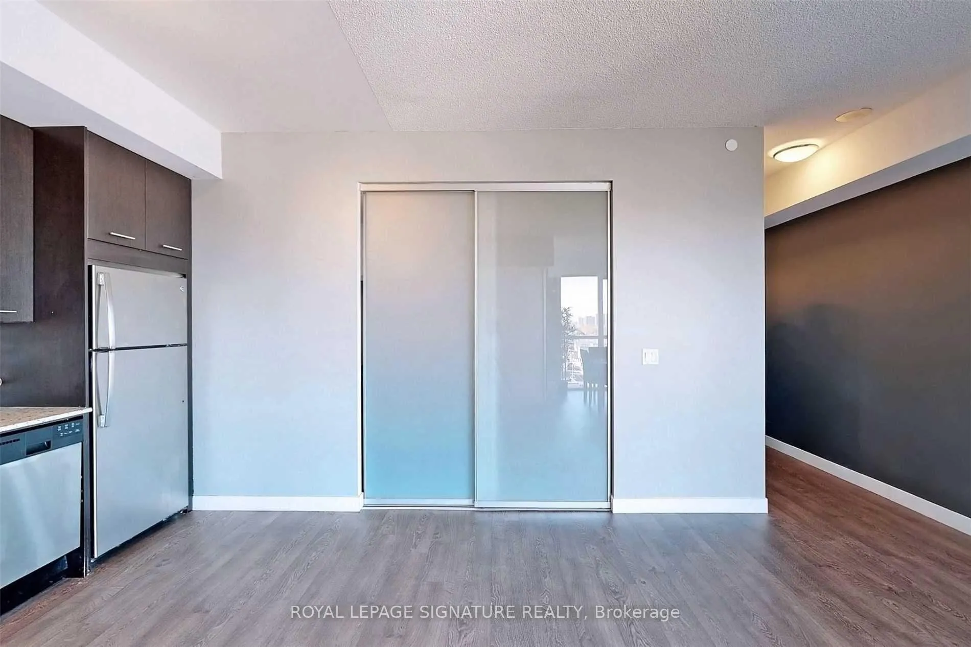 Photo 7 of Unit 807, 2055 Danforth Avenue, Toronto, Woodbine Corridor — HOMEH