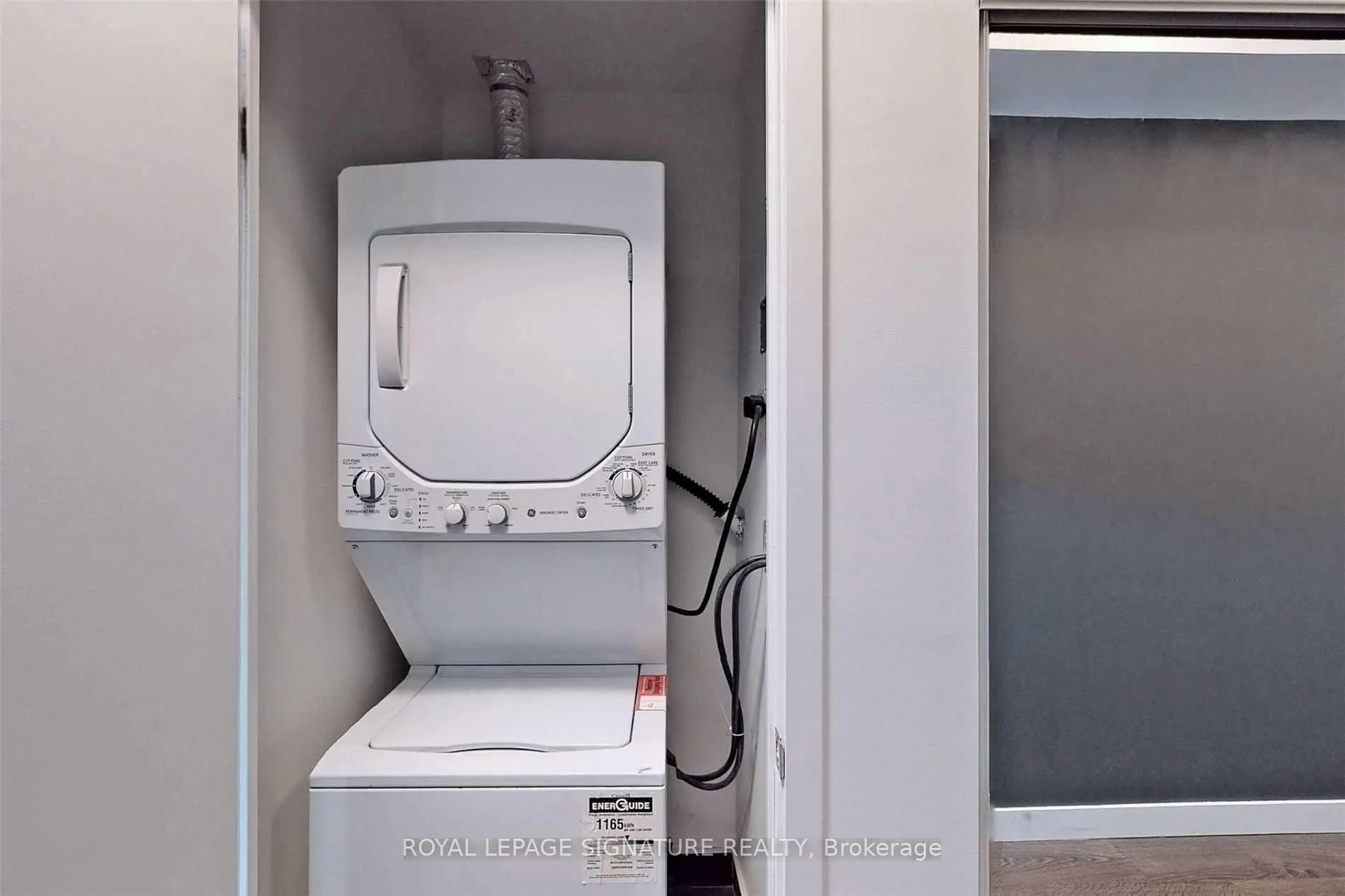 Photo 12 of Unit 807, 2055 Danforth Avenue, Toronto, Woodbine Corridor — HOMEH