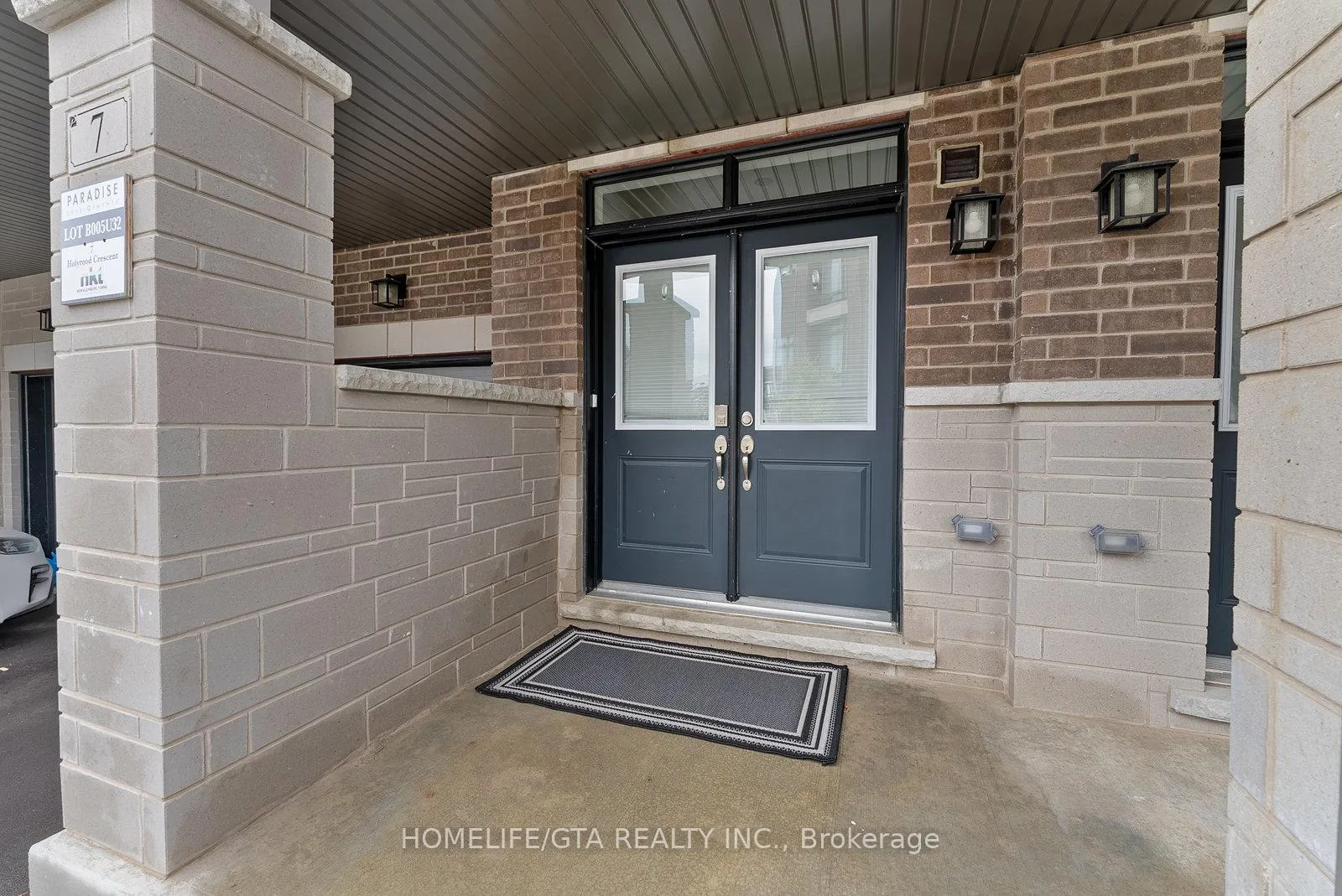 Photo 4 of 7 Holyrood Crescent, Vaughan, Kleinburg — HOMEH