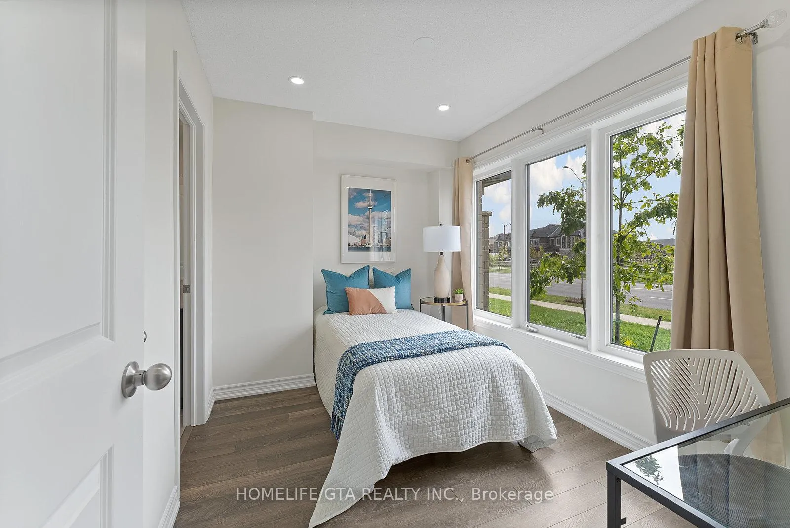 Photo 7 of 7 Holyrood Crescent, Vaughan, Kleinburg — HOMEH