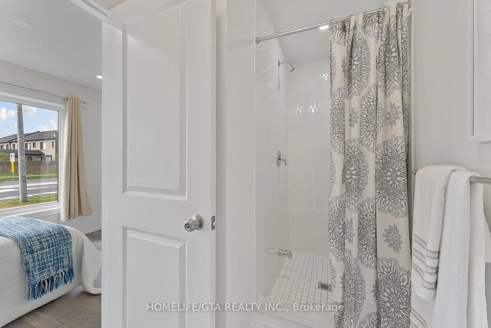 Photo 10 of 7 Holyrood Crescent, Vaughan, Kleinburg — HOMEH