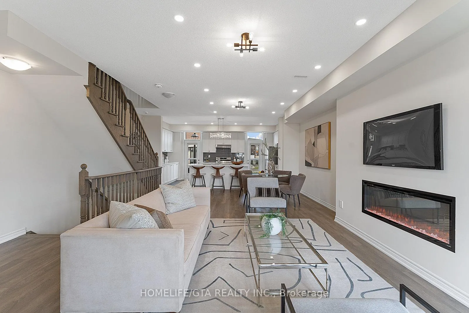 Photo 14 of 7 Holyrood Crescent, Vaughan, Kleinburg — HOMEH