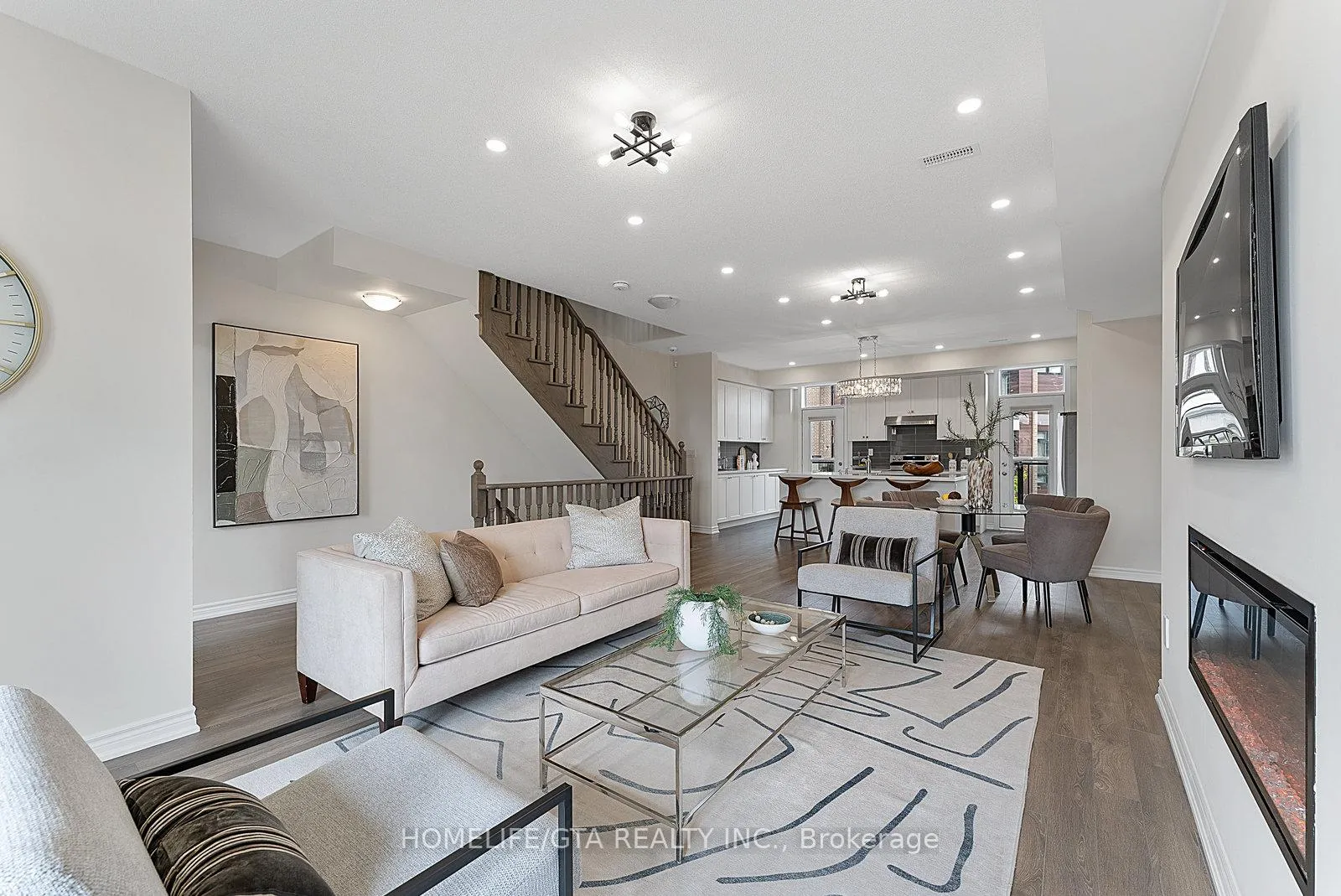 Photo 16 of 7 Holyrood Crescent, Vaughan, Kleinburg — HOMEH