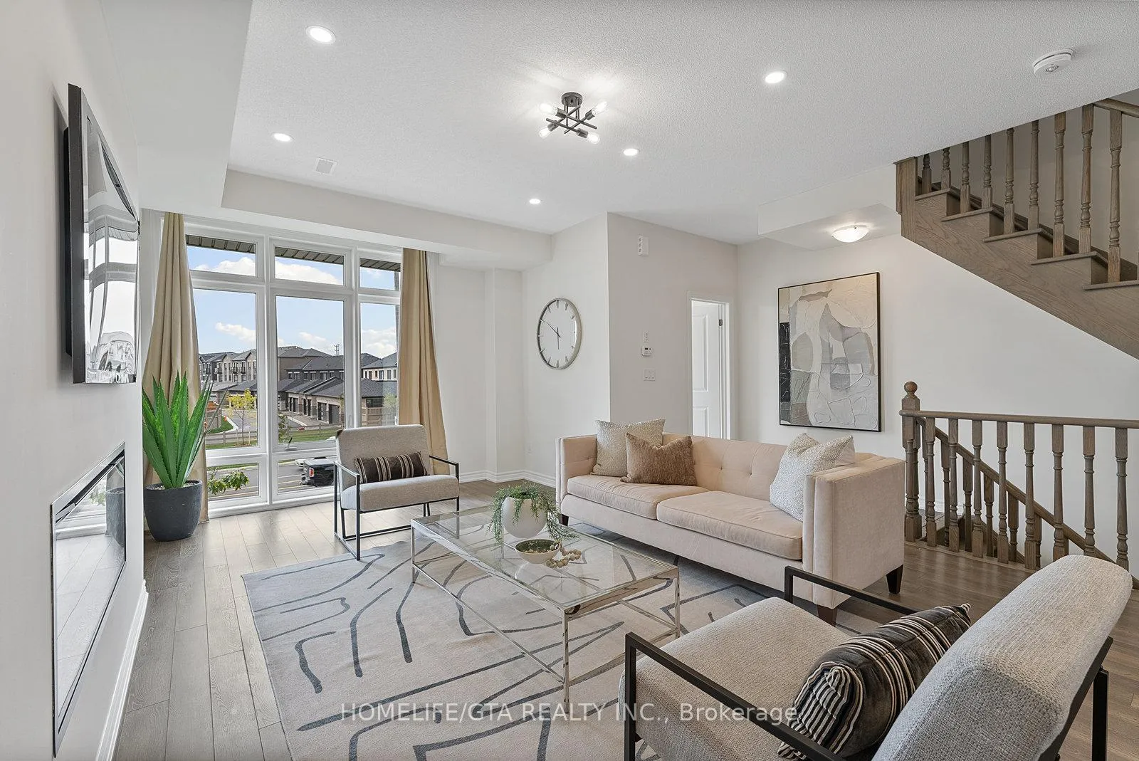 Photo 17 of 7 Holyrood Crescent, Vaughan, Kleinburg — HOMEH