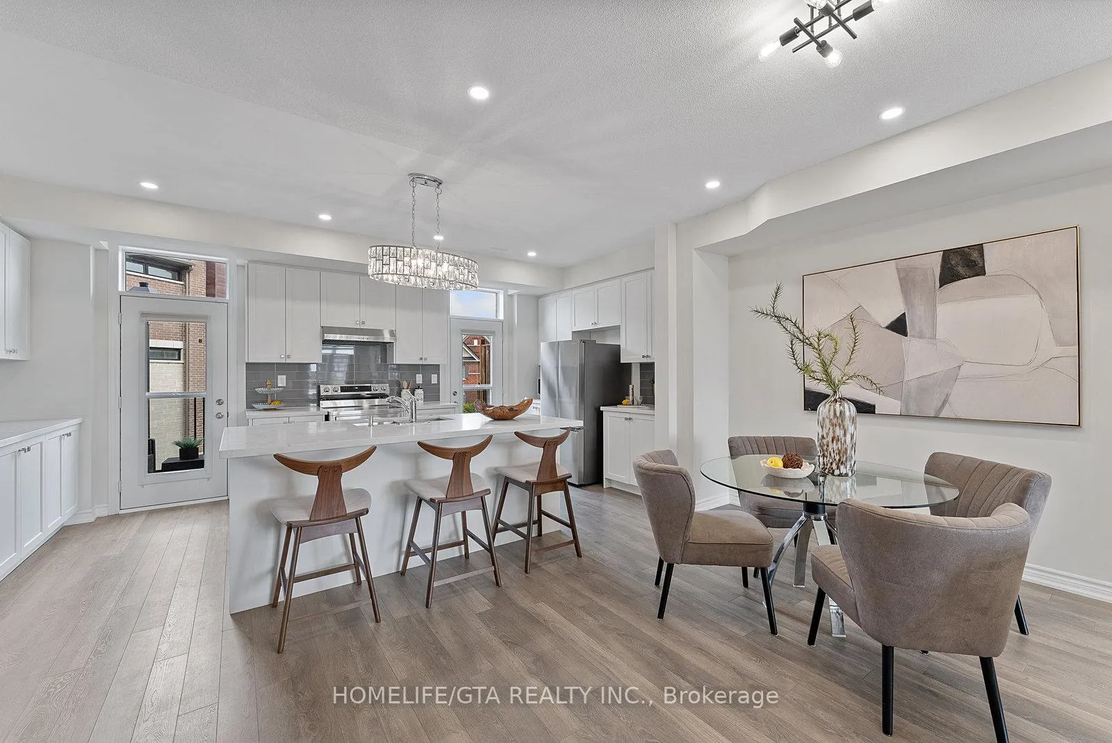 Photo 18 of 7 Holyrood Crescent, Vaughan, Kleinburg — HOMEH