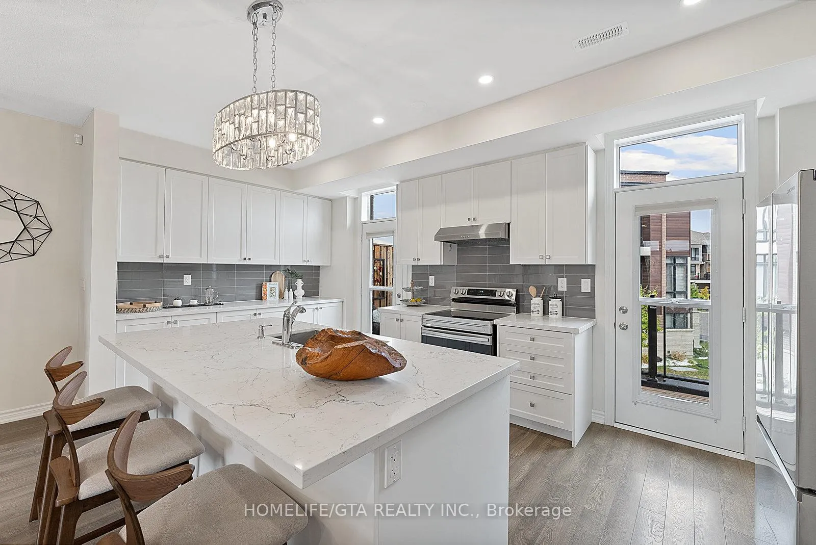 Photo 23 of 7 Holyrood Crescent, Vaughan, Kleinburg — HOMEH