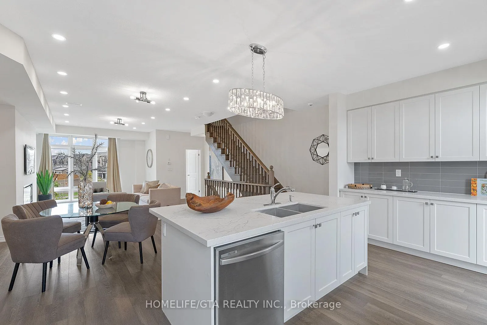 Photo 25 of 7 Holyrood Crescent, Vaughan, Kleinburg — HOMEH