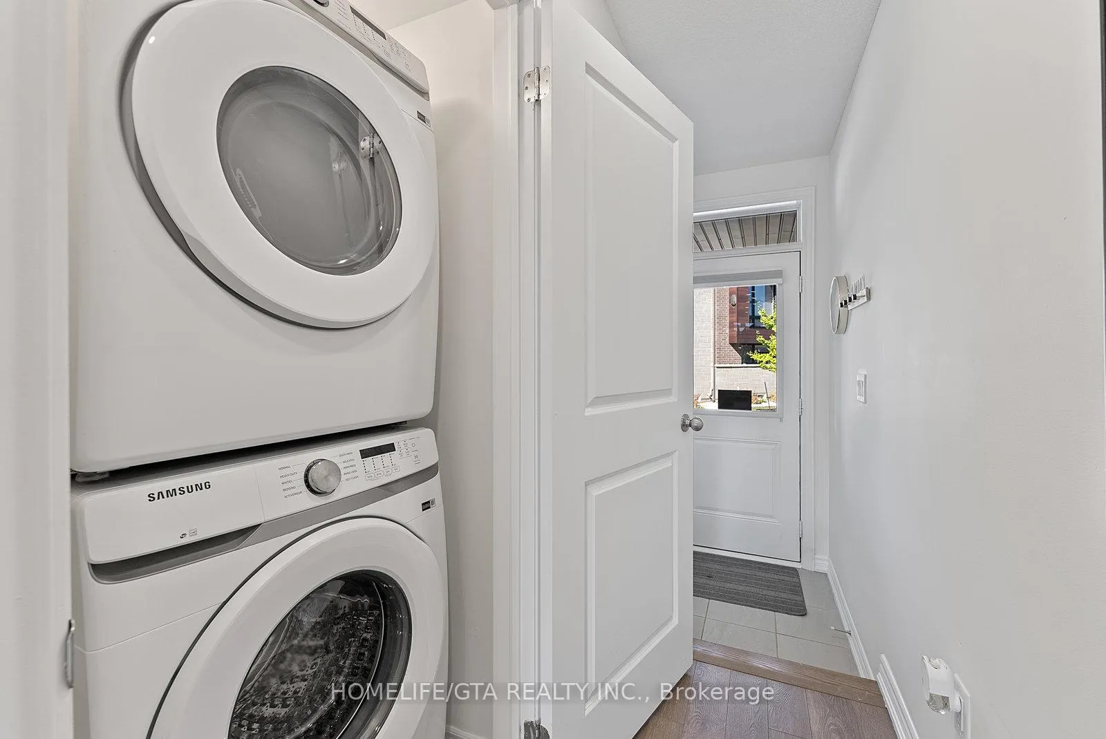 Photo 49 of 7 Holyrood Crescent, Vaughan, Kleinburg — HOMEH