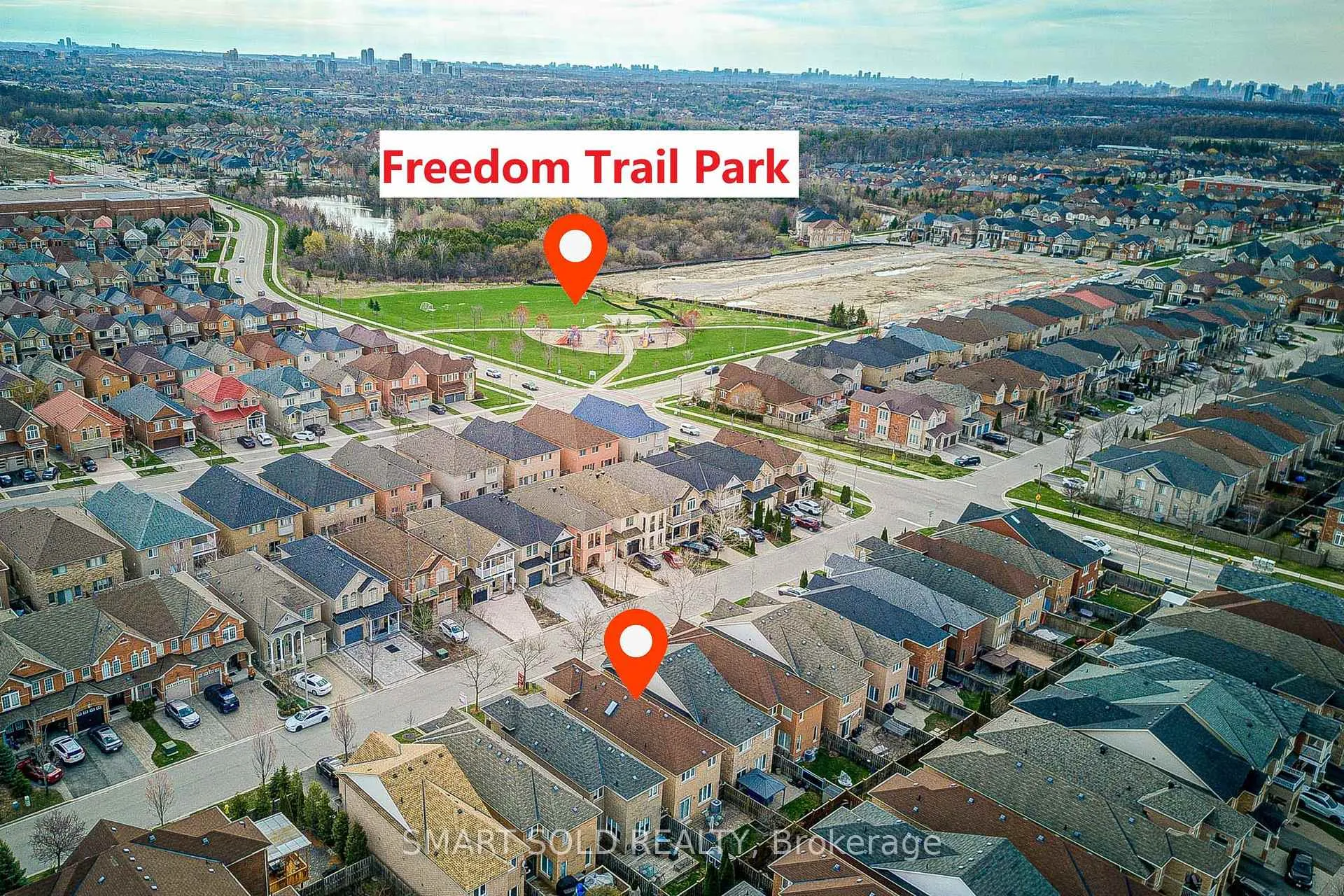 Photo 2 of 28 Catalpa Crescent, Vaughan, Patterson — HOMEH