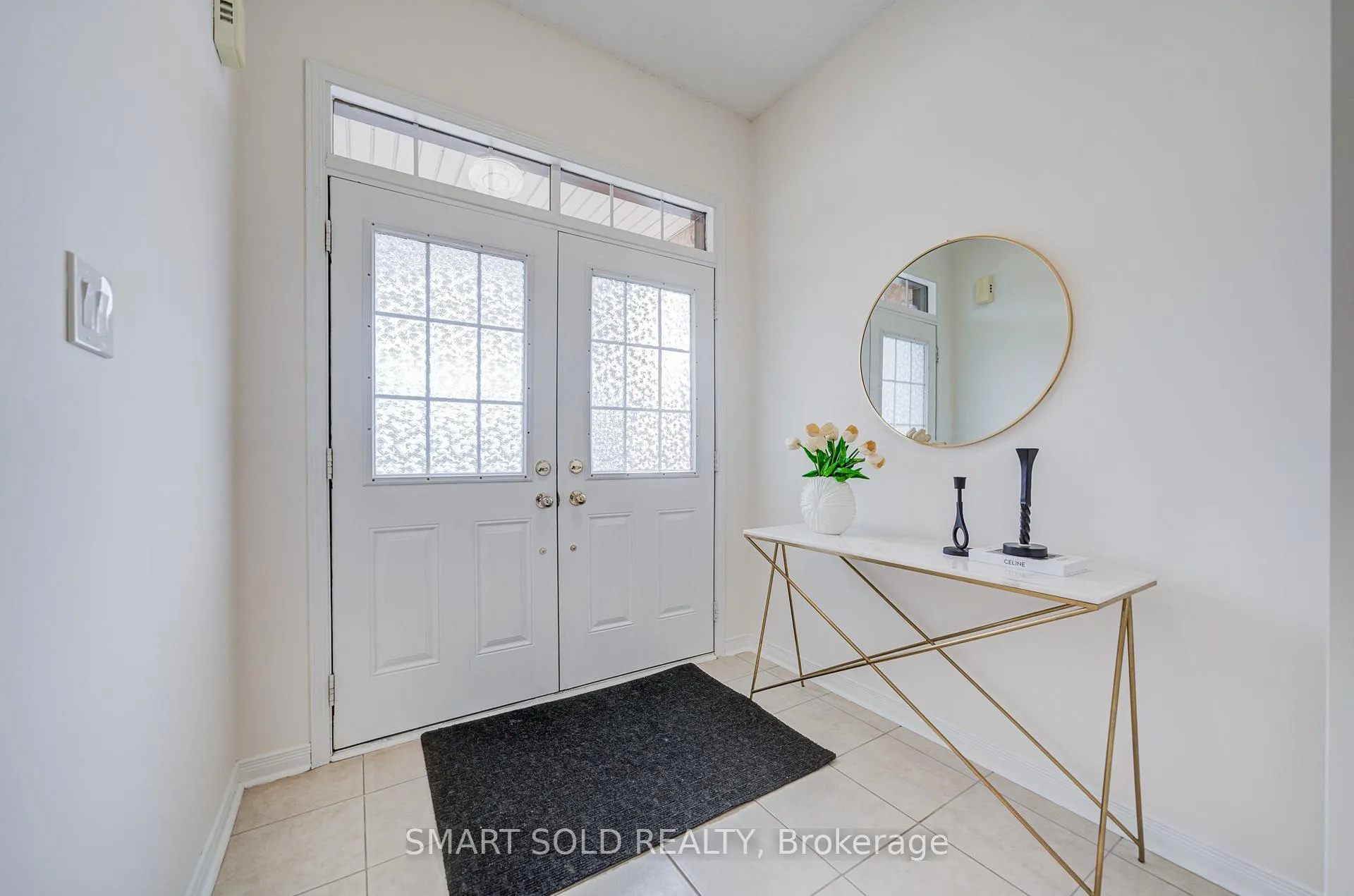 Photo 5 of 28 Catalpa Crescent, Vaughan, Patterson — HOMEH