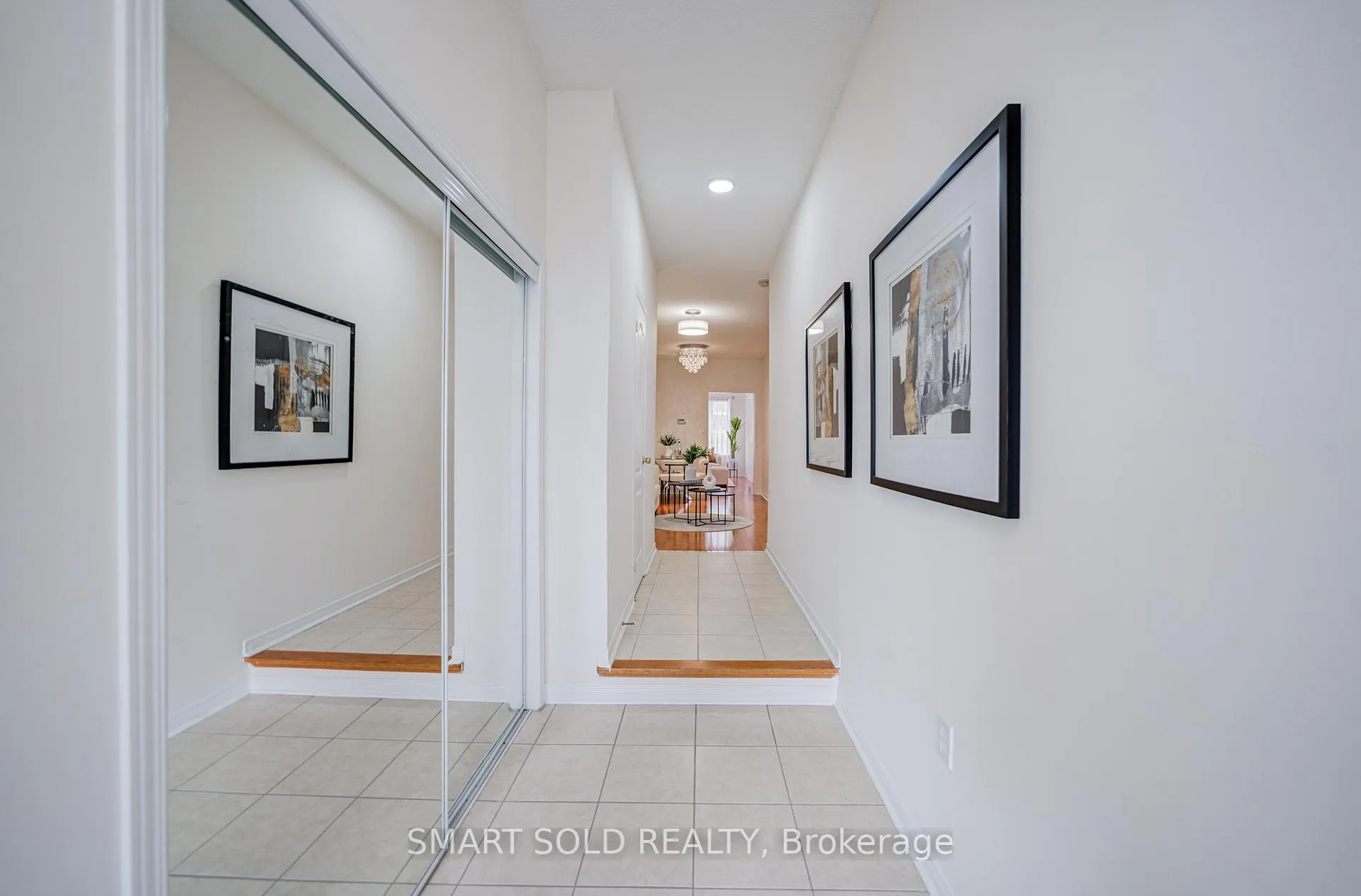 Photo 6 of 28 Catalpa Crescent, Vaughan, Patterson — HOMEH